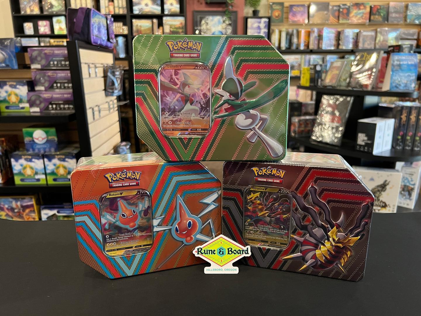 Rune & Board - New Pokémon is here! New Decks, new tins,...