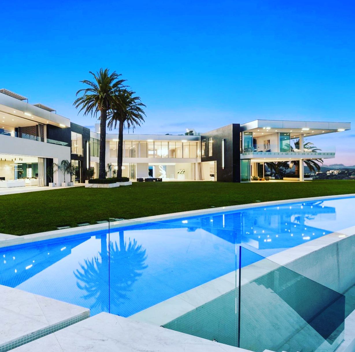 Rana Desar - 💥 “The One” Mega Mansion in Bel Air sells for... | Facebook