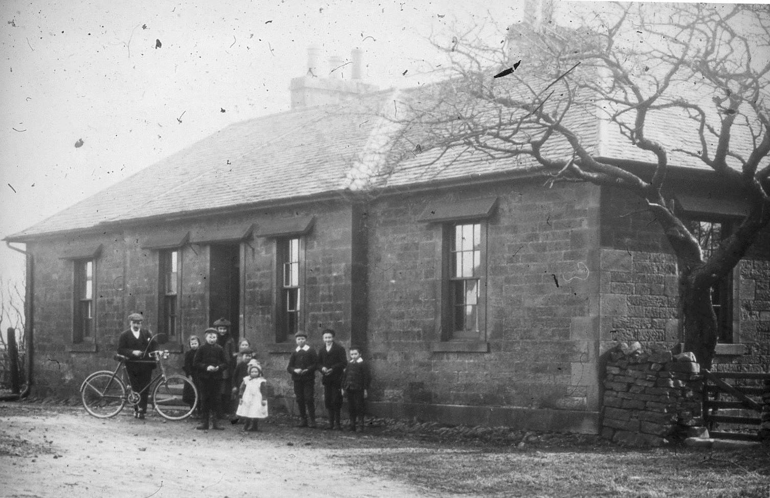 Causewayend School and Cairns Castle Inn Here’s a photograph we ...