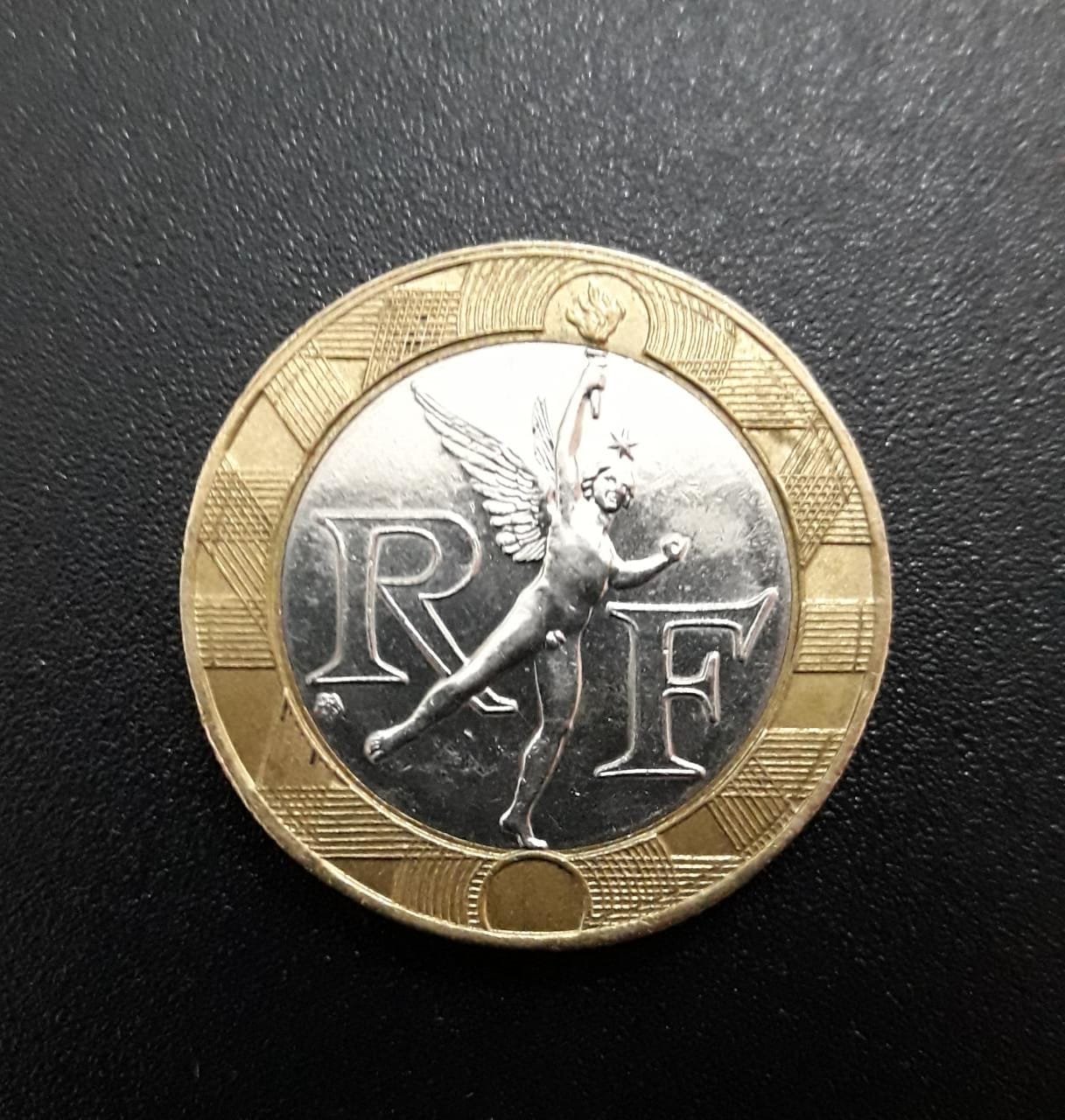 Collection de pièces de monnaie : petit lot en euros , en argent et quelques pièces au kilo, 82