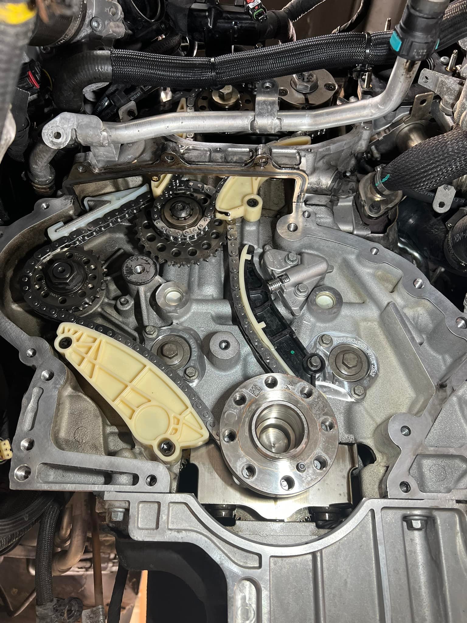 Another 2.0 Ingenium engine in for timing chain replacement. This ...