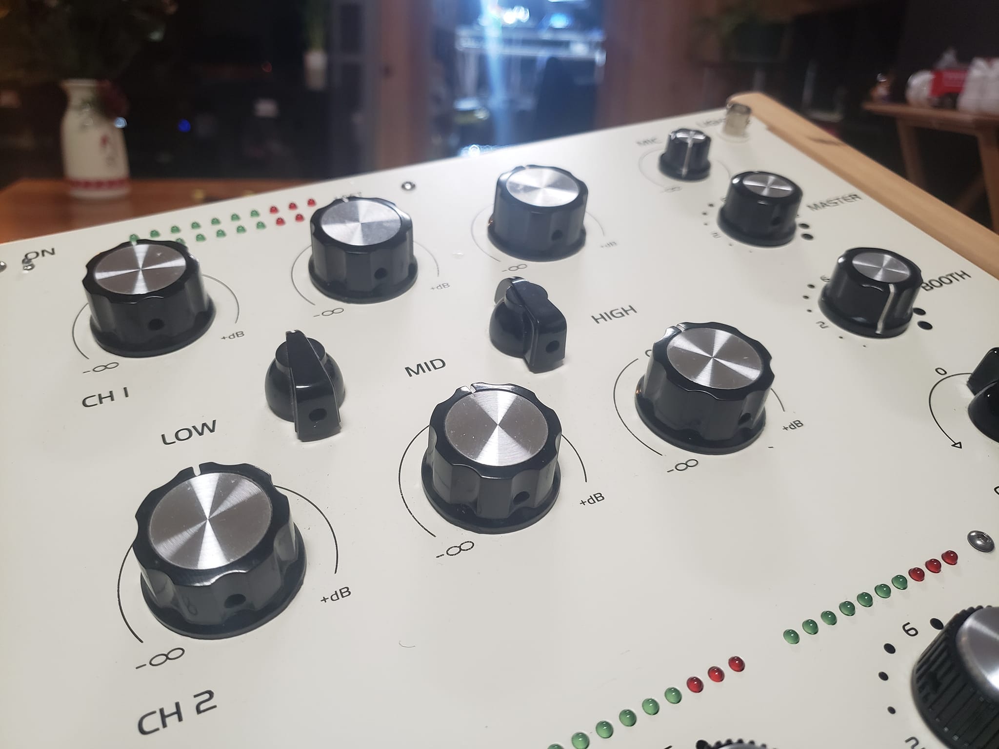TechnicsSL-1200MK5&Vestax PMC-05PRO3 セット Unique Technics SL1200 MK3 set with Vestax PMC-05ProIII mixer for sale