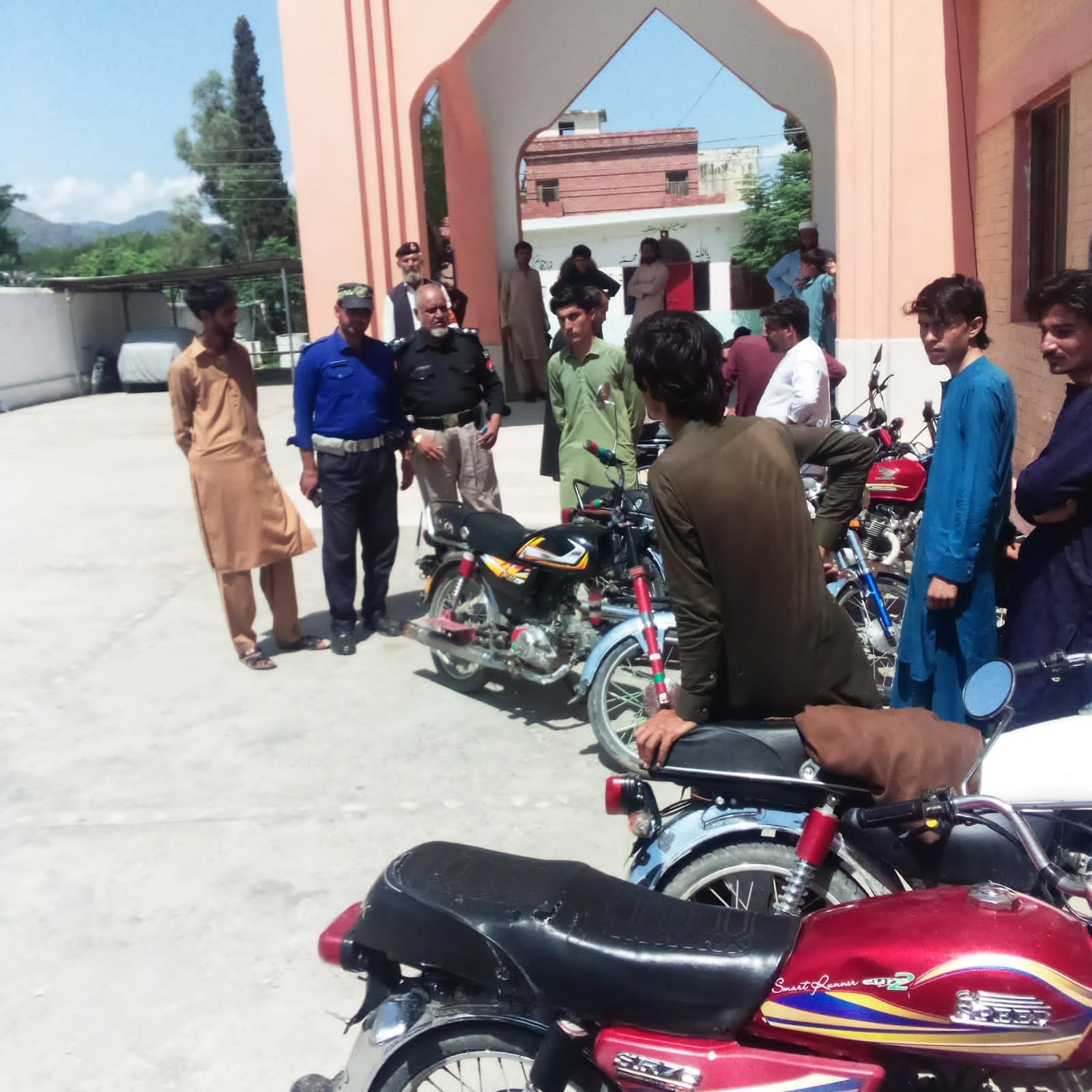 Traffic police dir lower... - Traffic Police Lower Dir