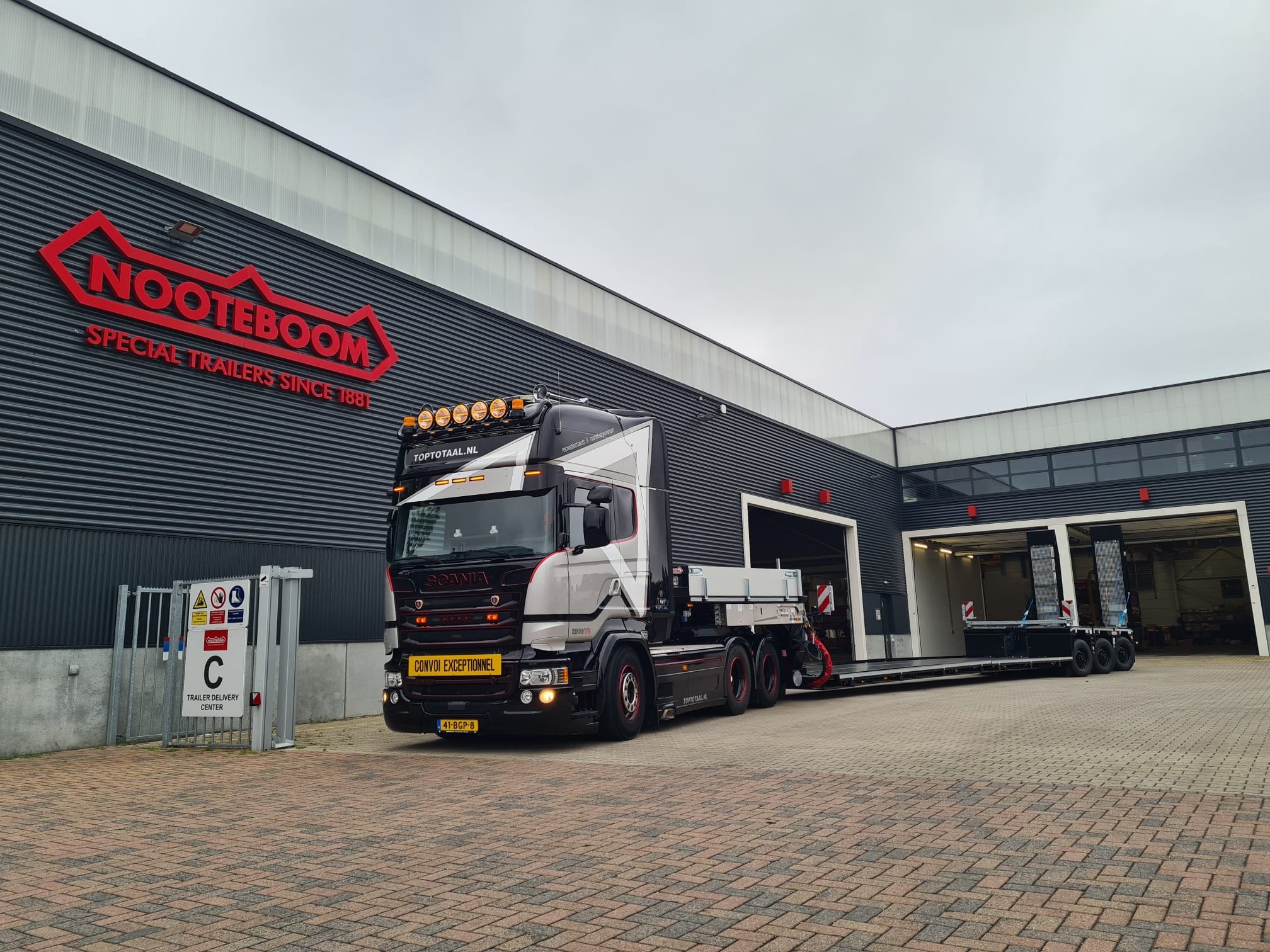 New delivery of this magnificent 2-axle EURO-PX low loader to our