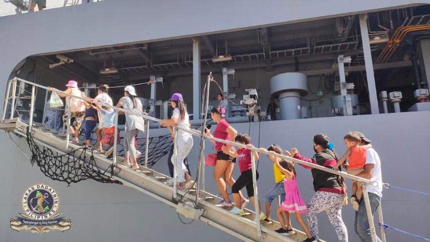 Philippine - WELCOME ABOARD | PH #Navy's capital ships open its doors ...
