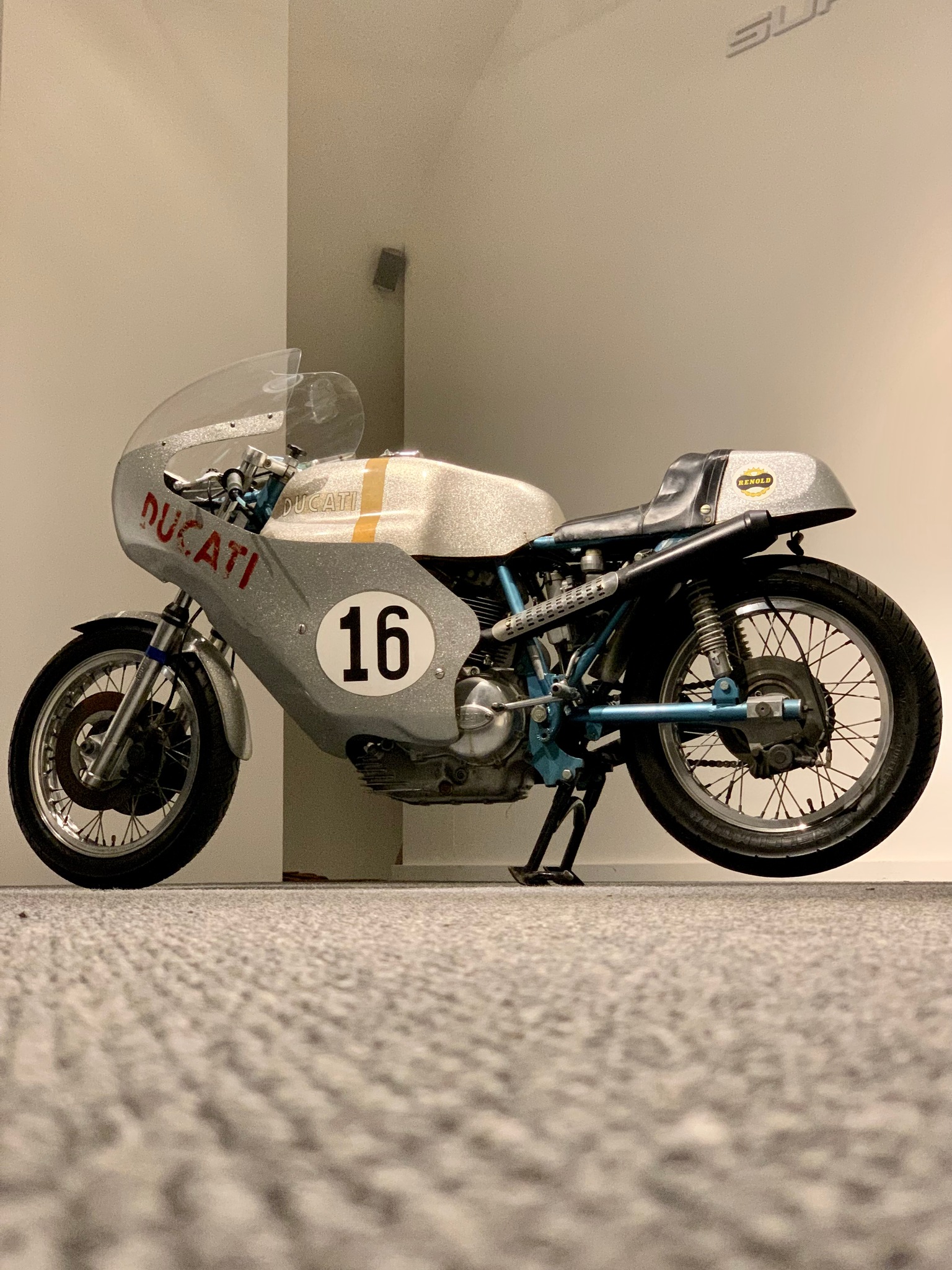 Ducati 750 Imola race bike model by Paul Smart