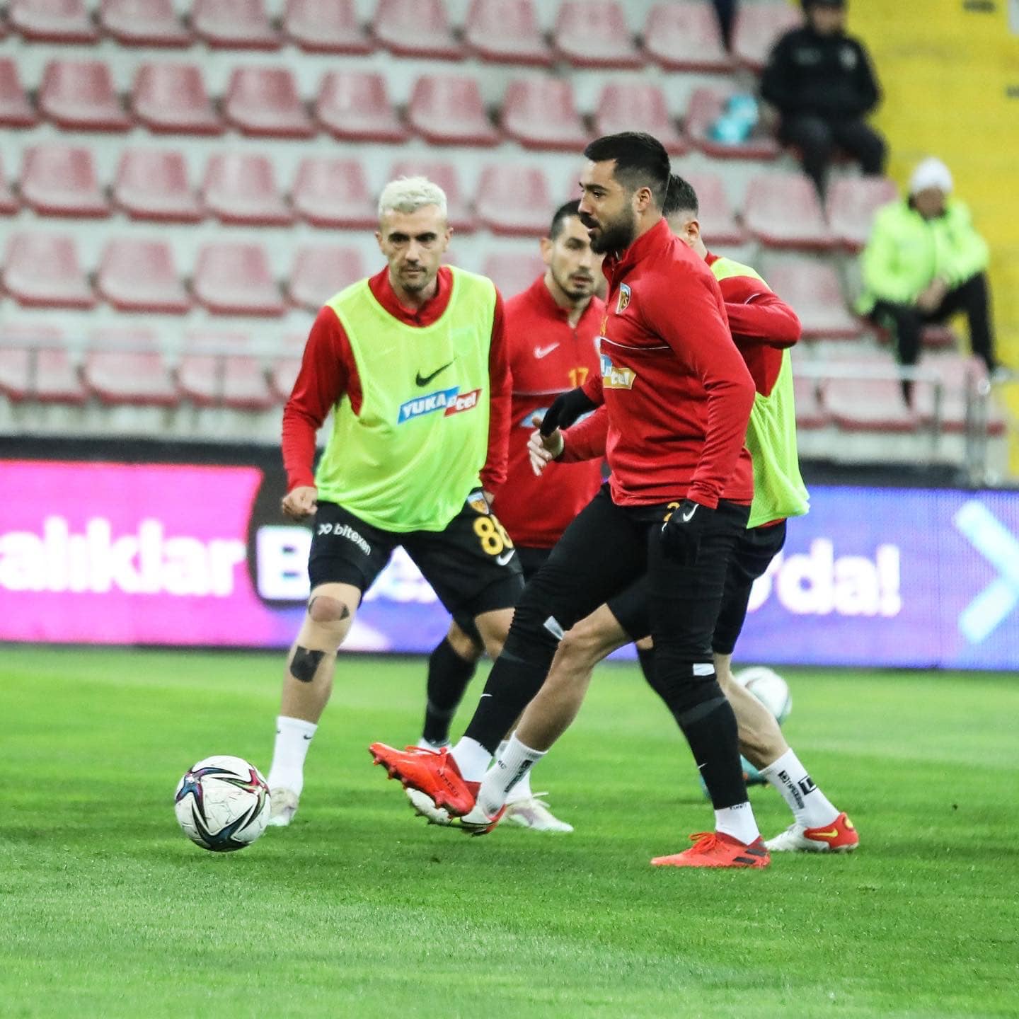 Kayserispor - Kayserispor added a new photo.