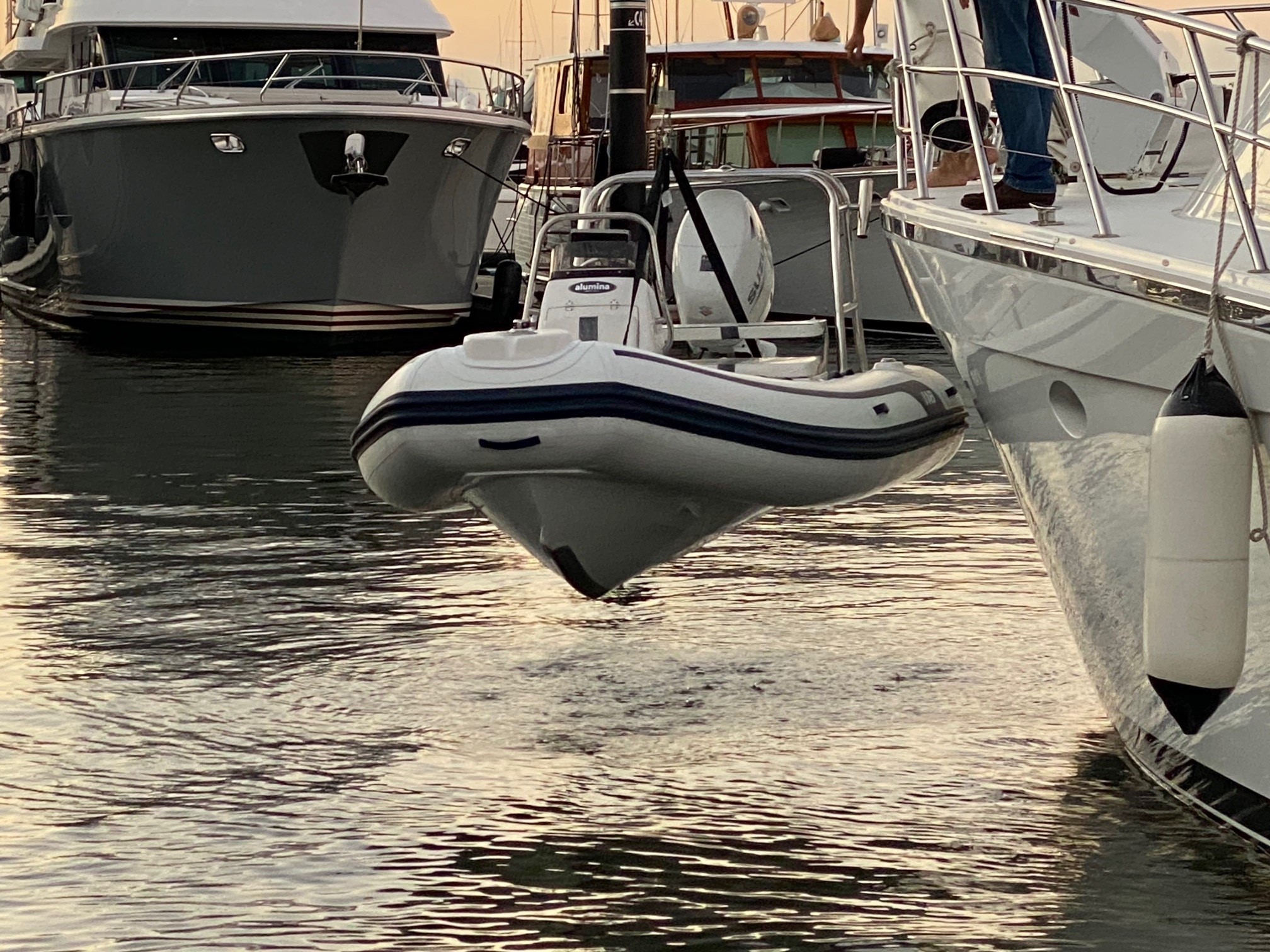 The lifting sling of the AB... - RIB Force Inflatables