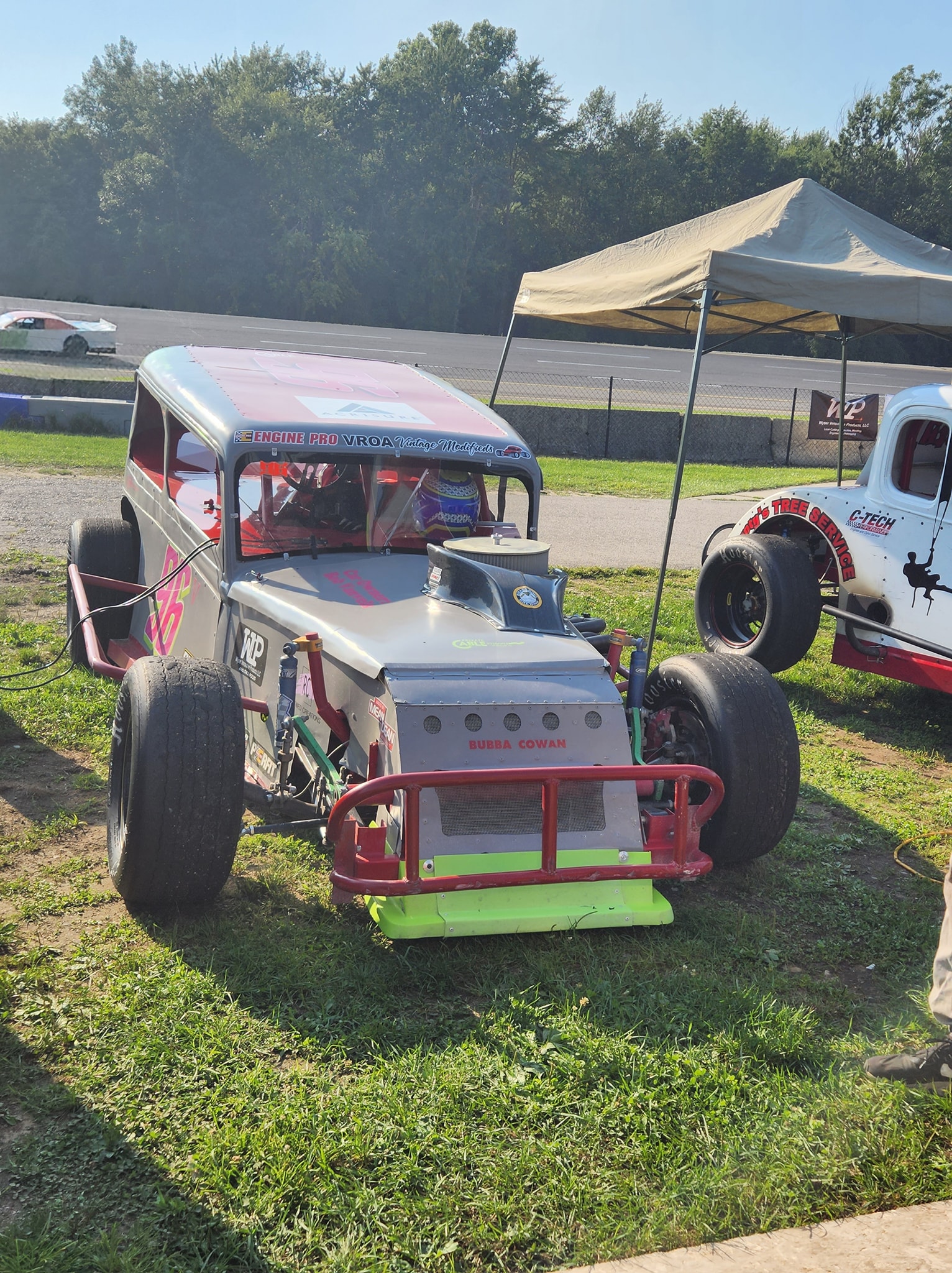 Team Cowan - Waiting for our heat race where we will start p6 in heat 2 ...