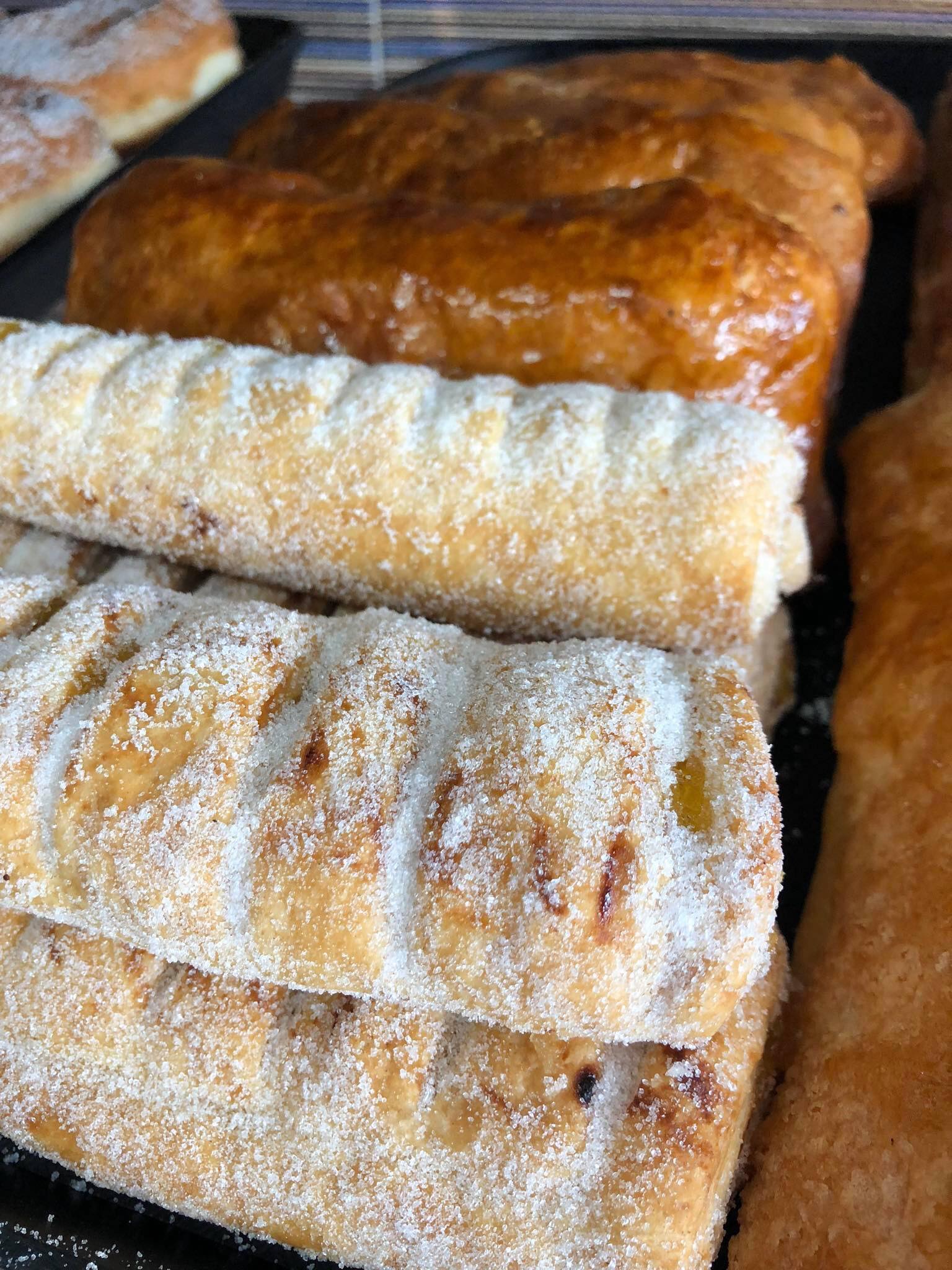 ¡Ven por tu pan dulce para esta tarde!... - Panaderia Azteca
