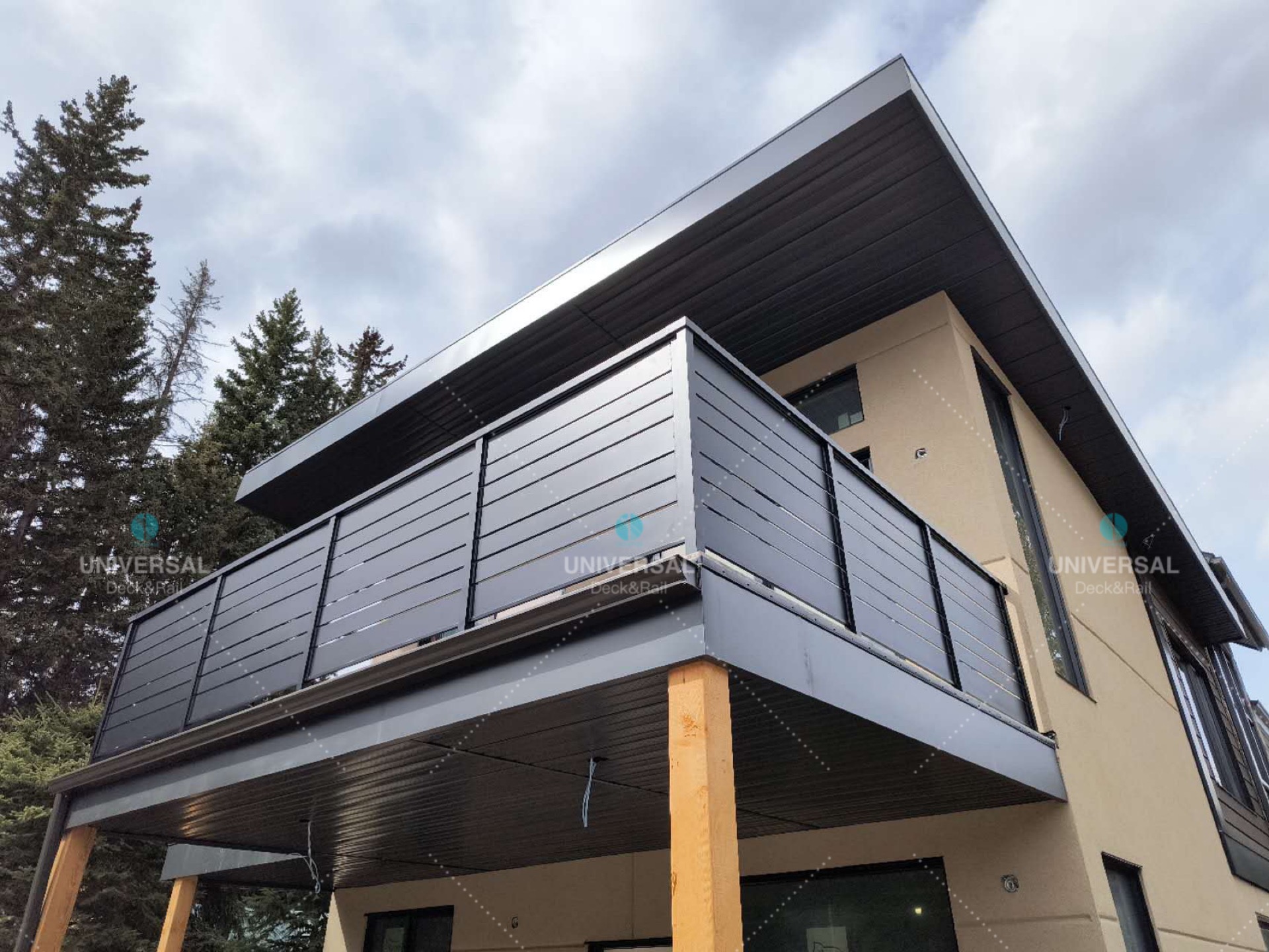 Universal Deck & Rail Ltd. | Calgary AB