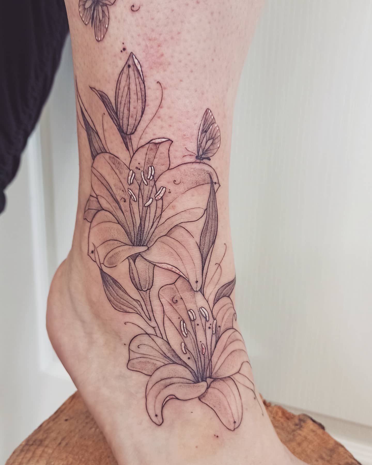 Tatouage Fleur De Lys Et Rose