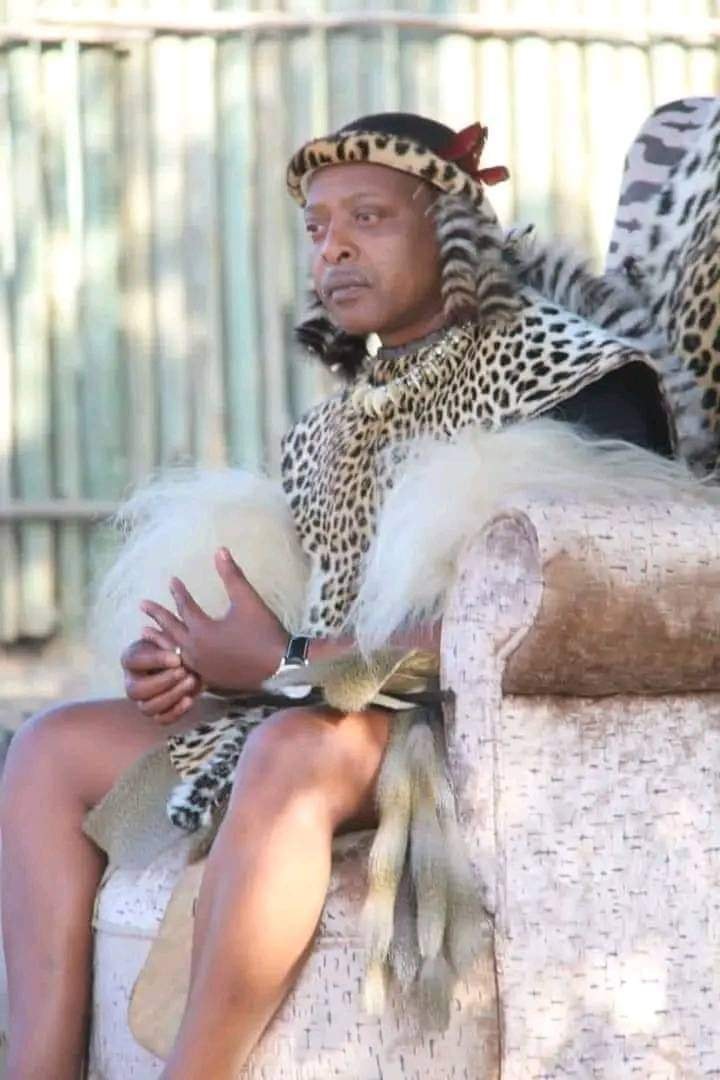 Ezivuthayo Emaputaland - Ubaleke nosofa wakhe uSma. Akabonwa umtwana ...