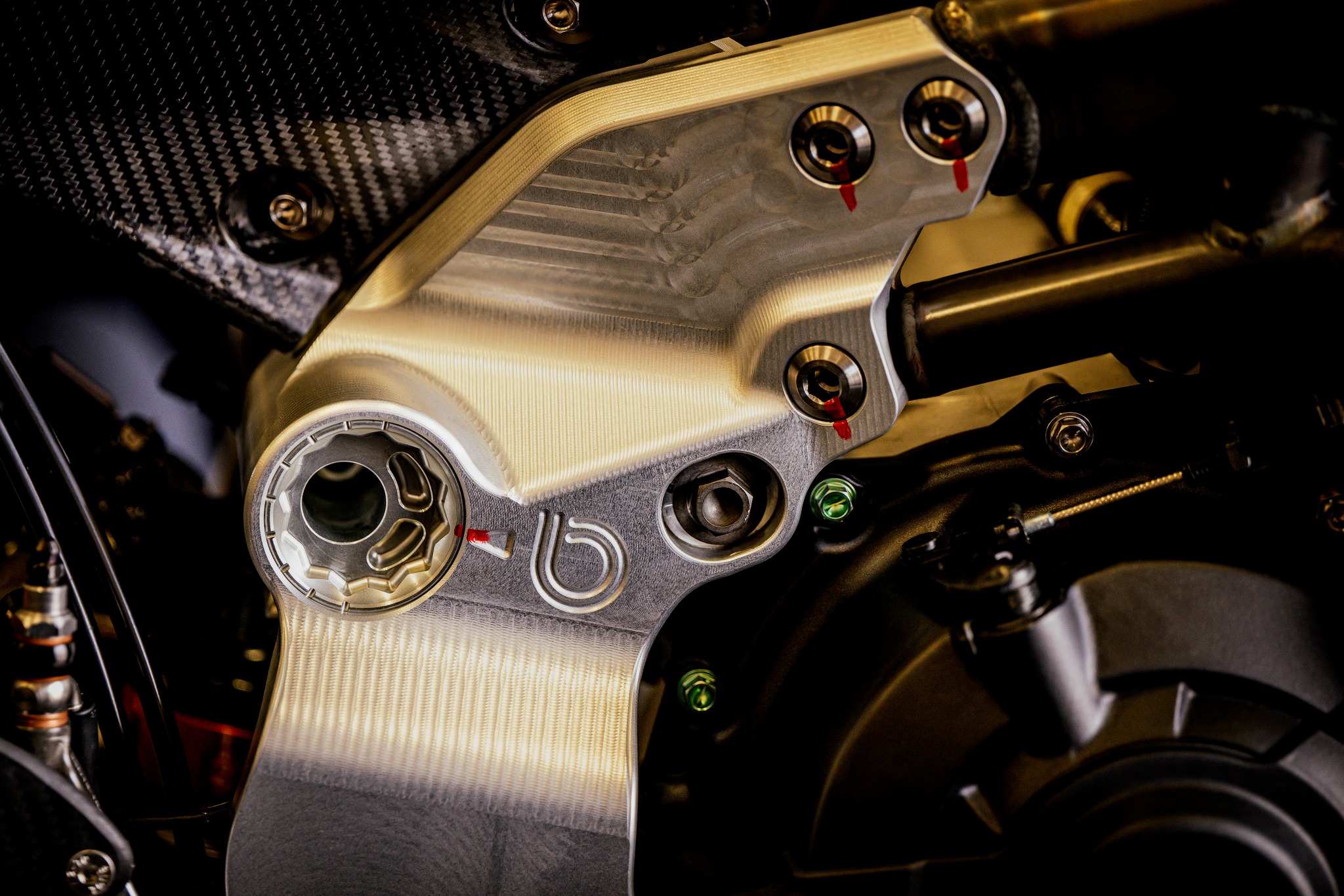 ハンマー What does the matching between pure racing and exclusivity look