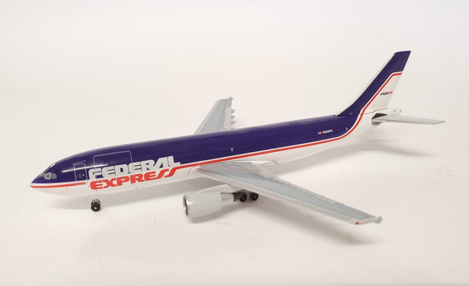 Discover our full collection of Iranian diecast aircraft models