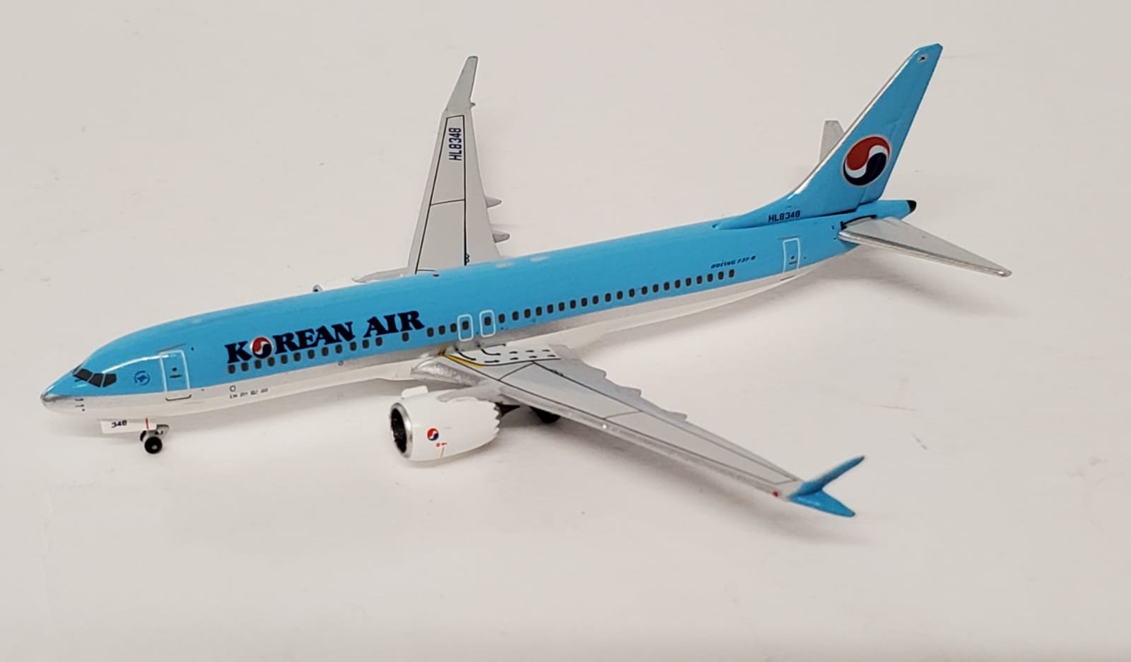 Discover our full collection of Iranian diecast aircraft models