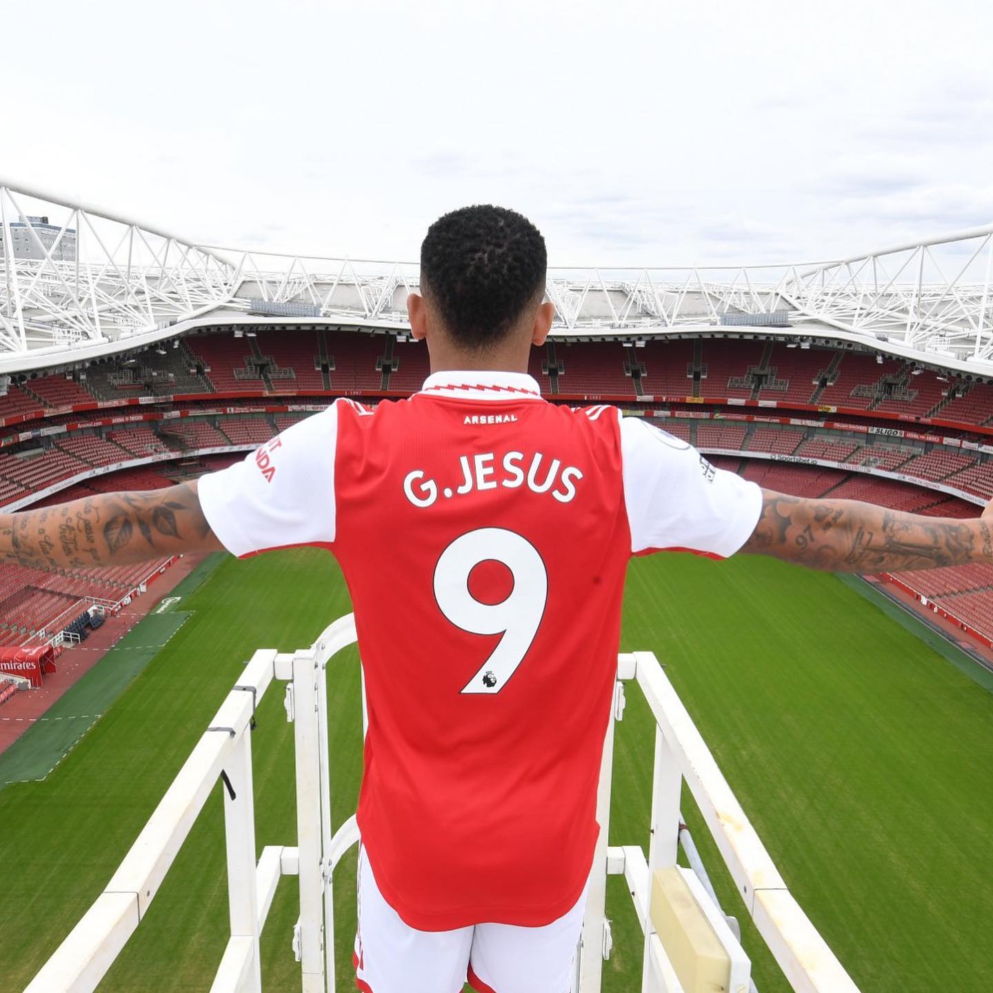🔴 Gabriel Jesus 9 is HERE ⚪️ WELCOME TO ARSENAL 📸: @Arsenal