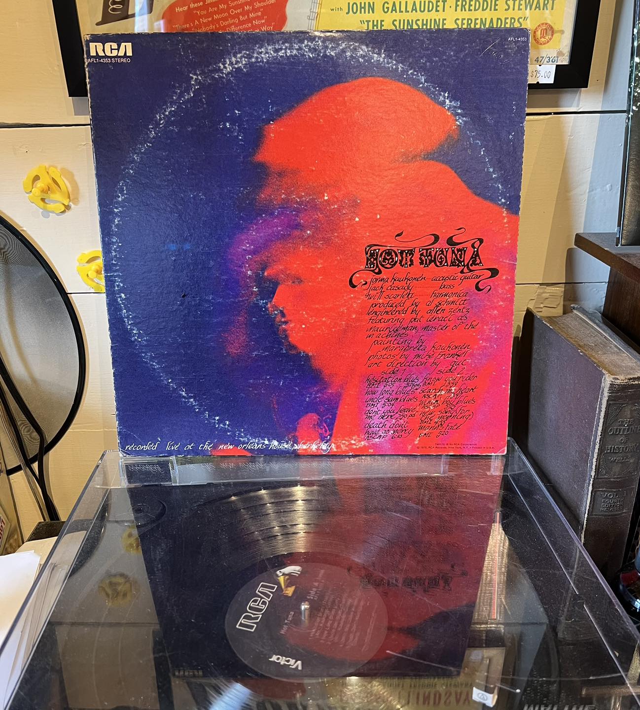 Hot Tuna is a psychedelic-blues institution.”—Rolling Stone