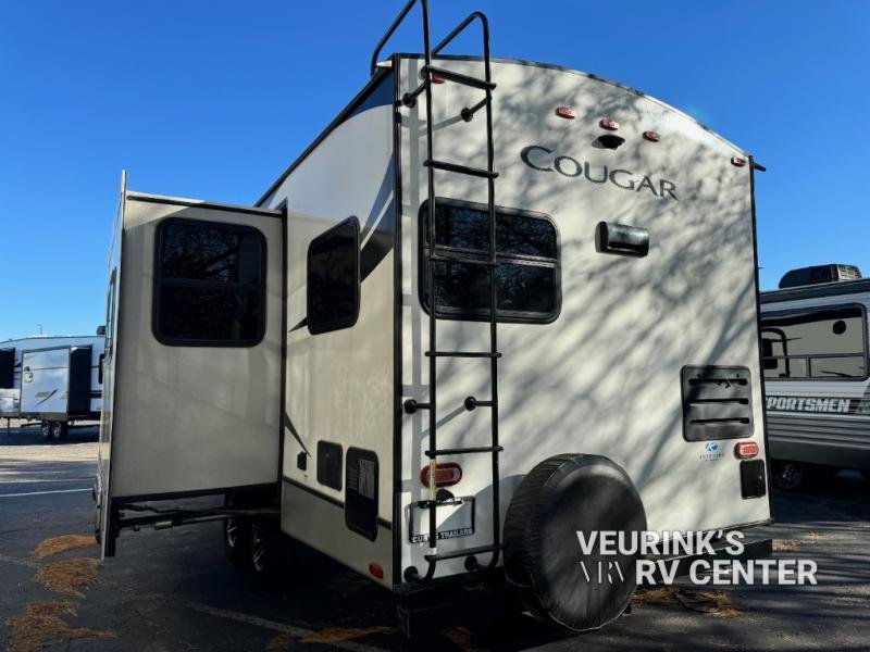 2021 Keystone RV Cougar Half-Ton 24SABWE. Rear Kitchen Couples Travel ...