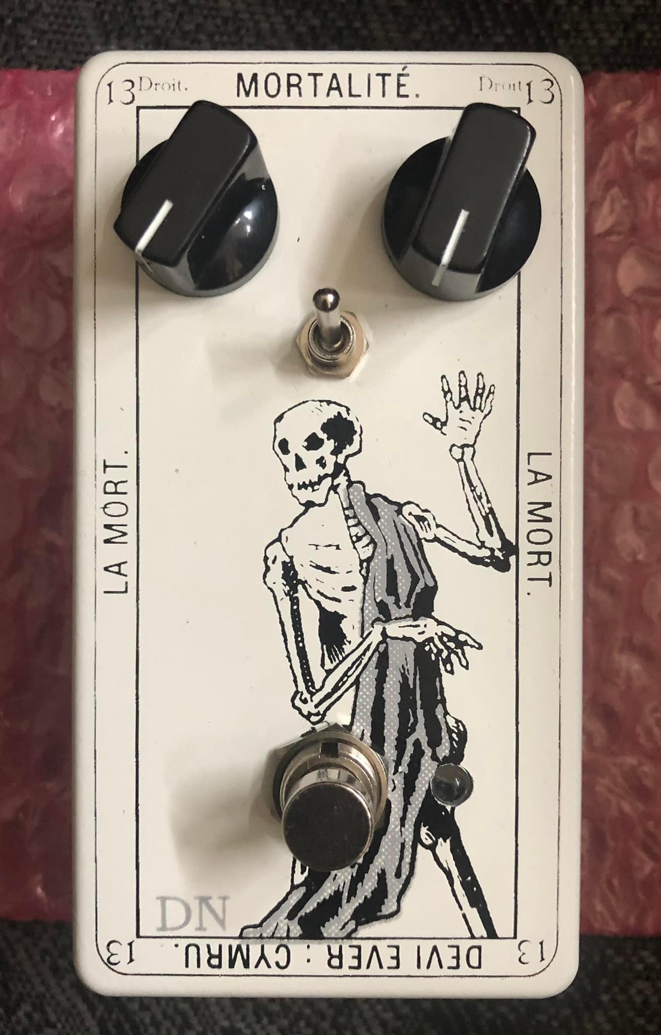 Devi Ever Truly Beautiful Disaster fuzz pedal with oscillating