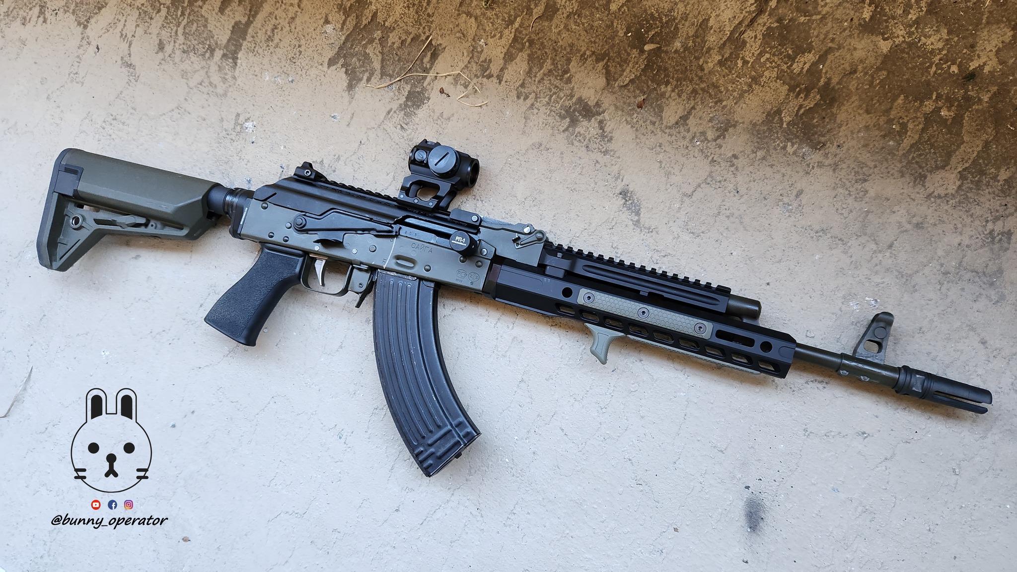First one of these I have seen in the flesh; Swiss Arms SG 553 R