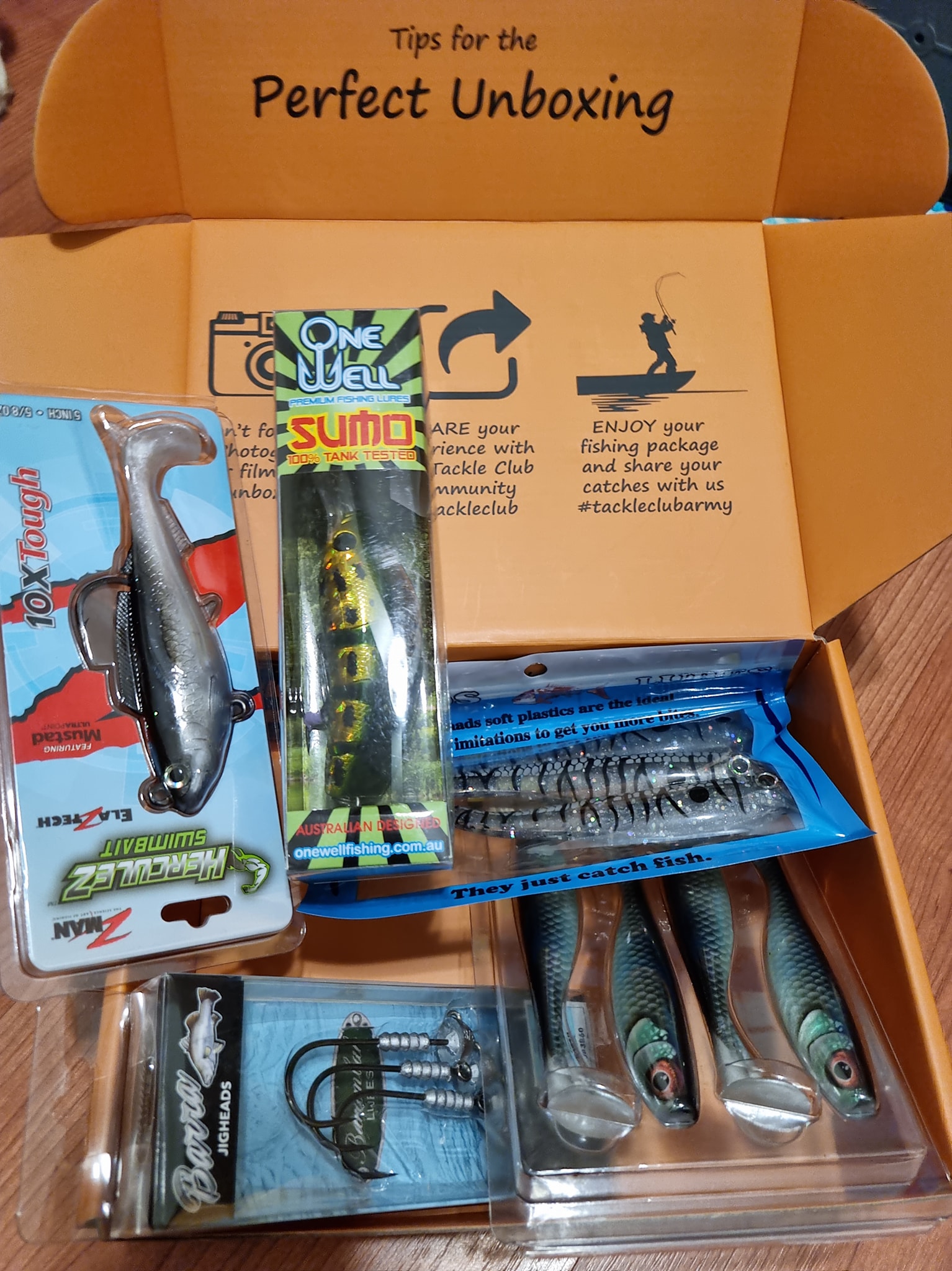 cotee fishing lures Clam Psycho Shad 1/7 oz / Rainbow Tiger (Glow) and Lake Trout Game On X-Walk Topwater Lure