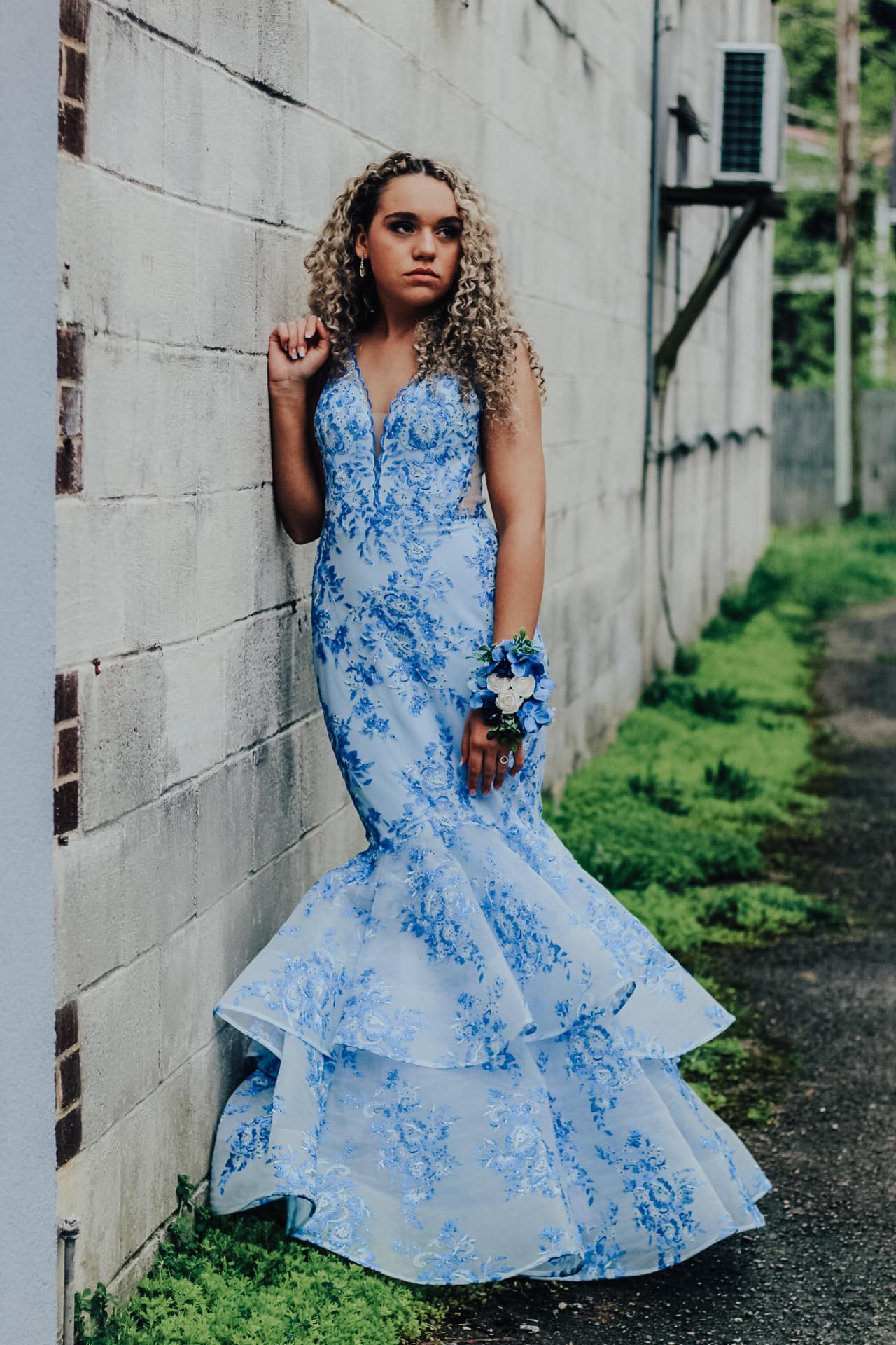 abbi blue dress Abbi's stunning prom 2022 look abbi broad city