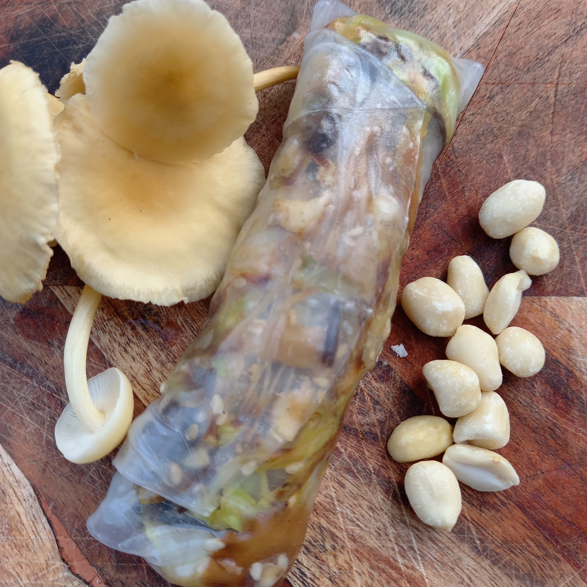 🤩 Enoki Rice Paper Rolls 😍 These... - Mushrooms By The Sea | Facebook