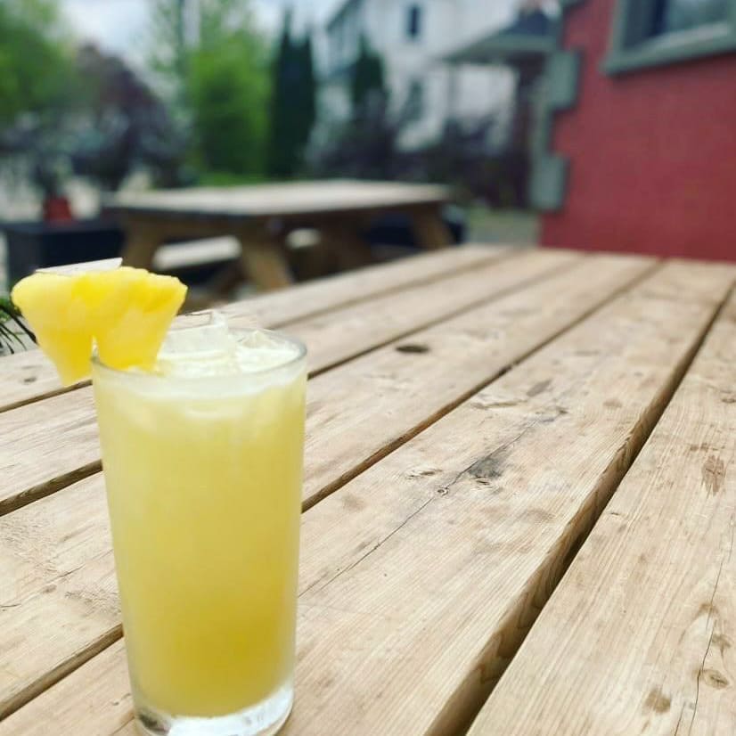West End Pub - The Pina-Garita or The Marg-olada?🍍💃