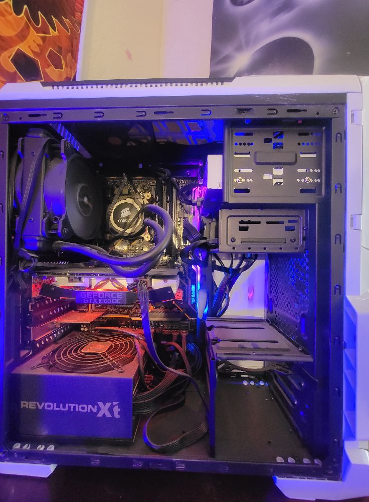 CPU - Xeon E3-1230 V3 GPU - GTX 1070 8GB RAM - 12GB Hard SSD