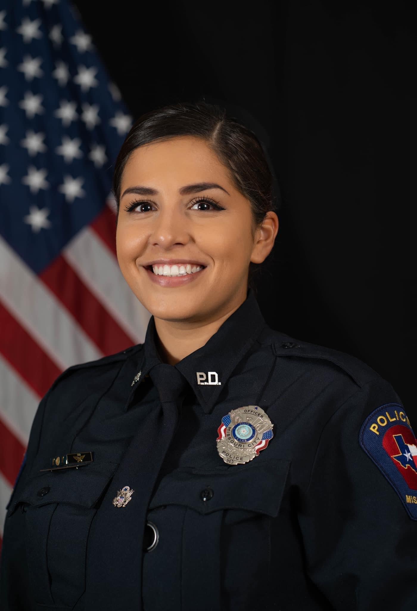 Texas police officer Crystal Sepulveda shot in face during robbery