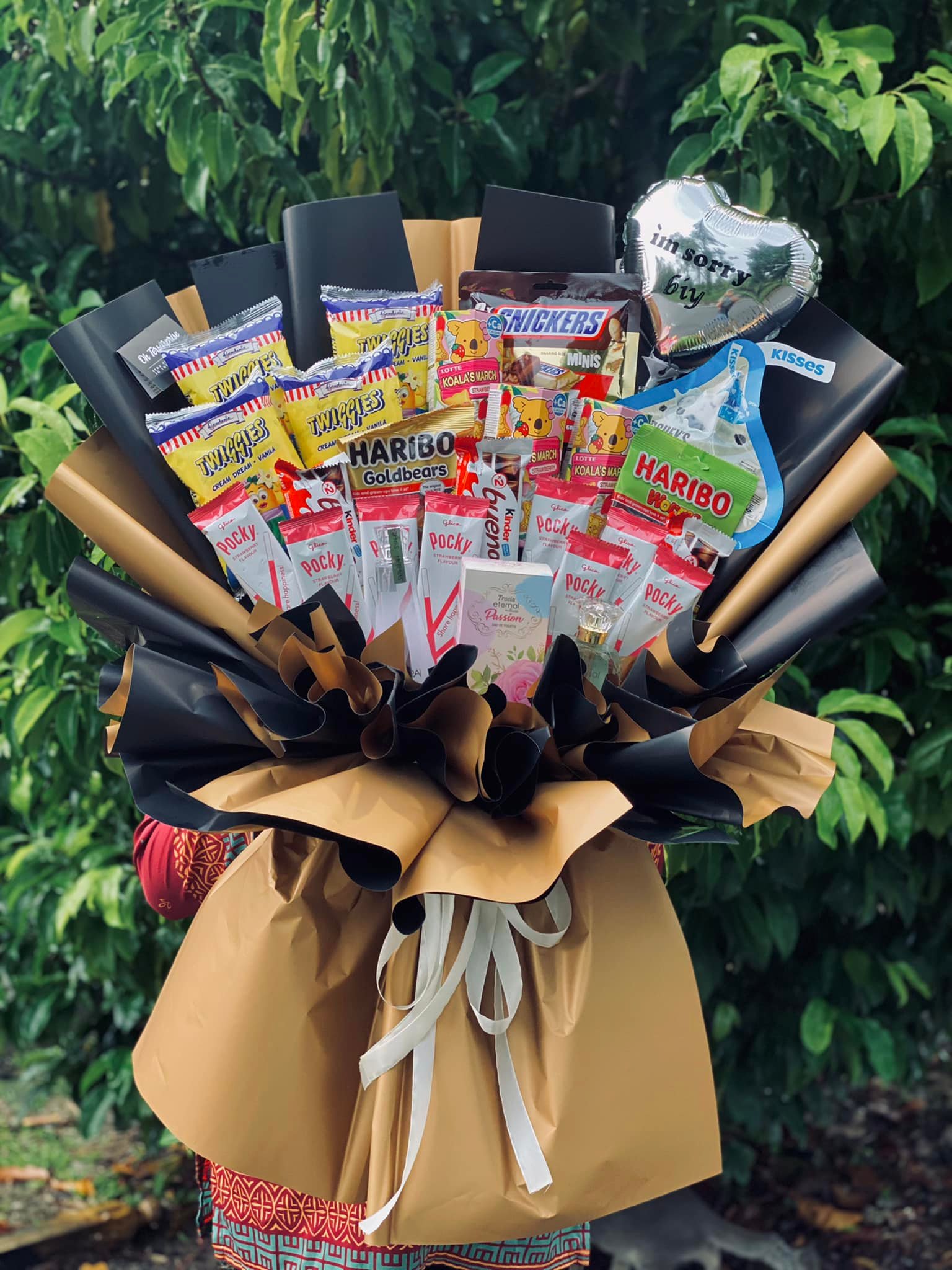 Ohtersurprise - 🎁 Bouquet chocolate + roti 🎁 We provide... | Facebook