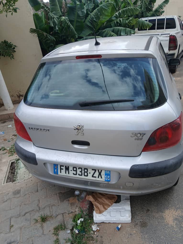venant sans papier disponible à Dakar à 2200 manuel diesel