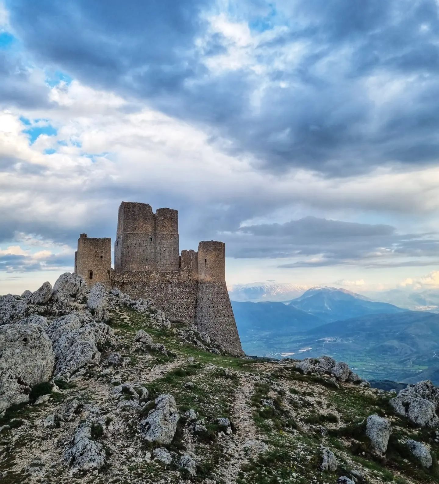 Abruzzo Wild - 🏰🏰🏰 Rocca Calascio 🏰🏰🏰 #abruzzowild...