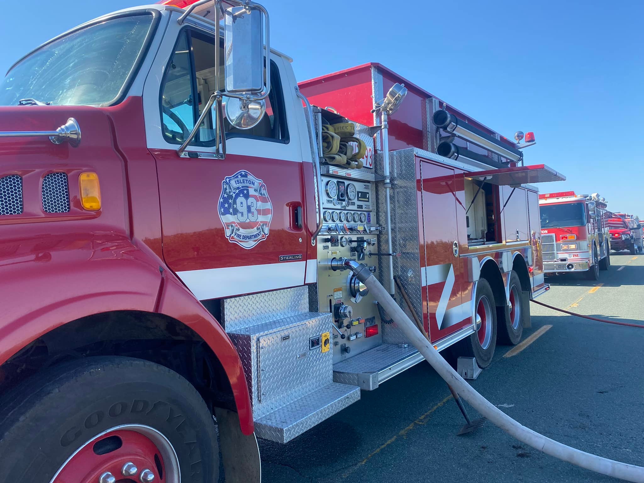 🔥 Vegetation Fire 🔥 This... - Isleton Fire Department | Facebook