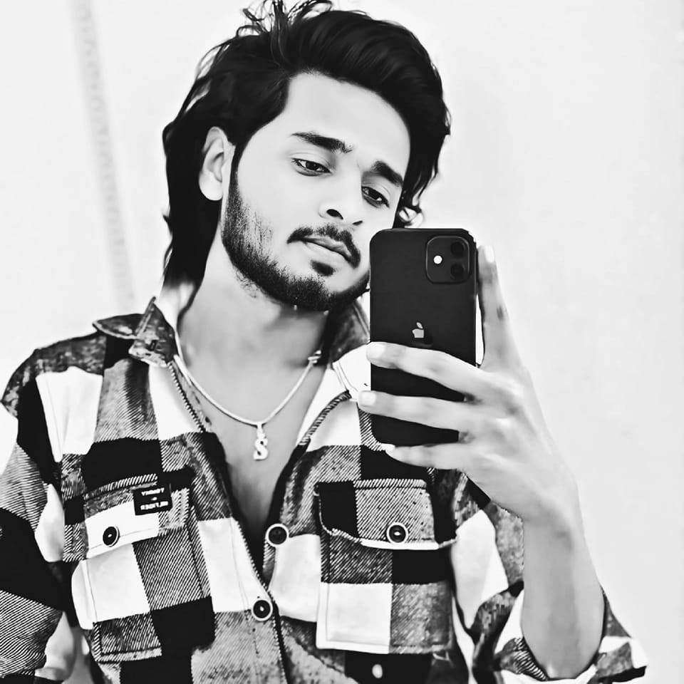 Singer Raja Sarfaraz