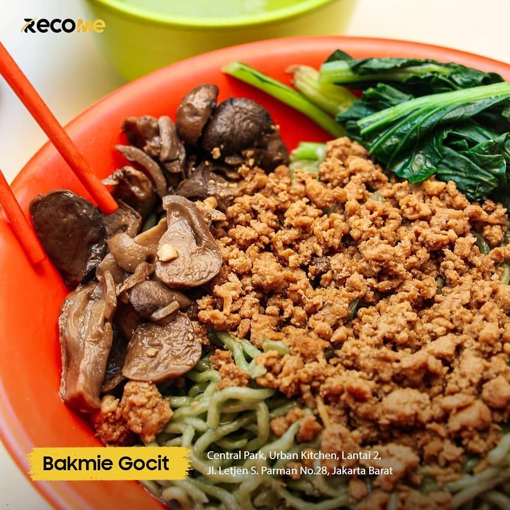 RecoMe App - Selamat Hari Jumat guysss! Habis Jumatan,...