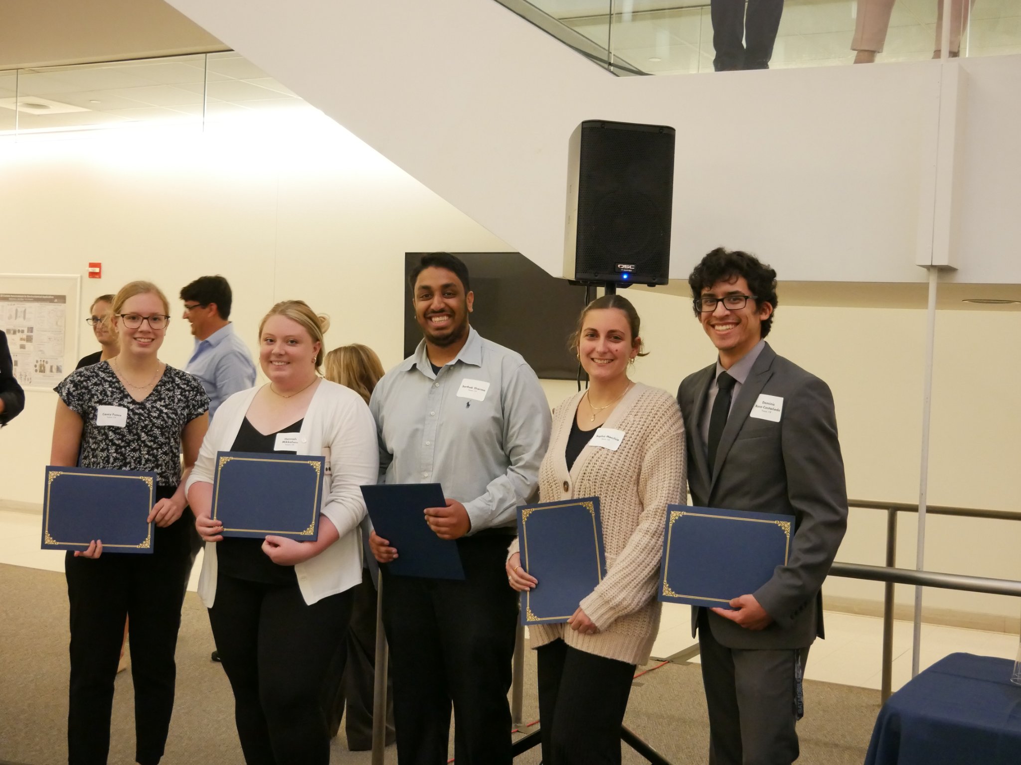 🎉 Congratulations to the teams who won the Showcase Award! 🥇 1st Place ...