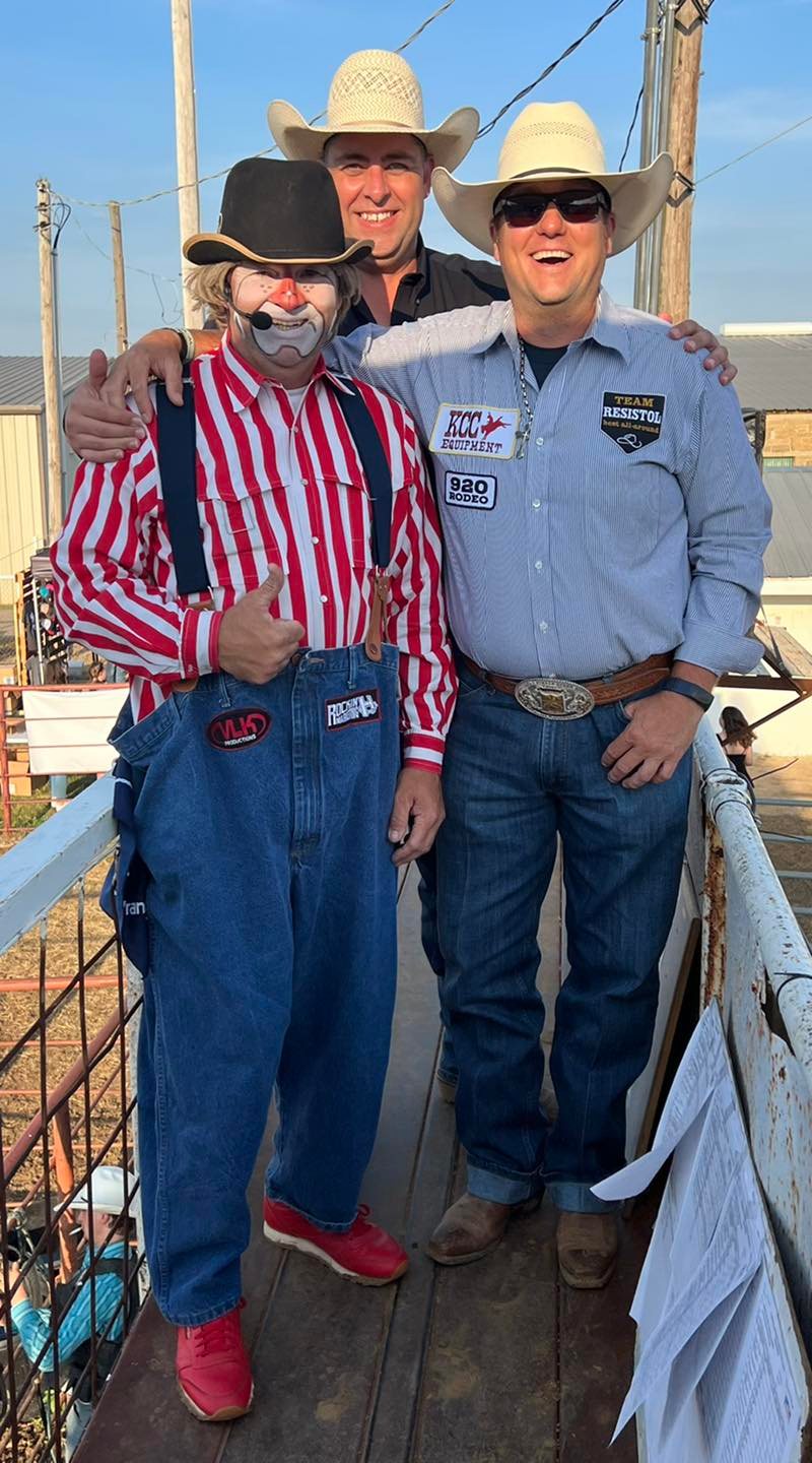 💥 Take a quick look behind... - Durant Riding Club PRCA Rodeo