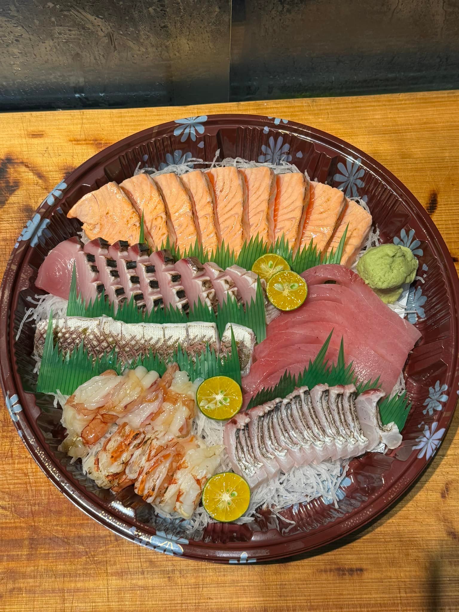 大逸生魚片 - 大逸生魚片 #紅甘 #青甘 #白甘 #鱒鮭 #煙仔虎 #小黑鮪 #天使紅蝦 #黃膏甜蝦 #生魚片 $500 $800 ...
