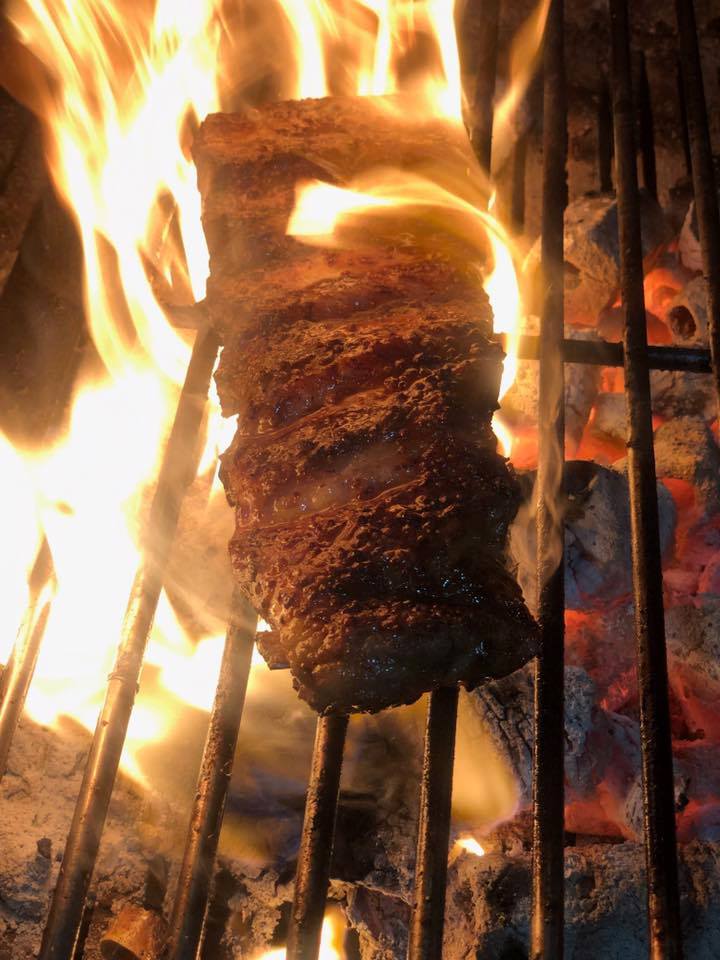 荳牛西班牙料理 - 火烤伊比利豬肋排. Grilled ibérico pork ribs with honey...