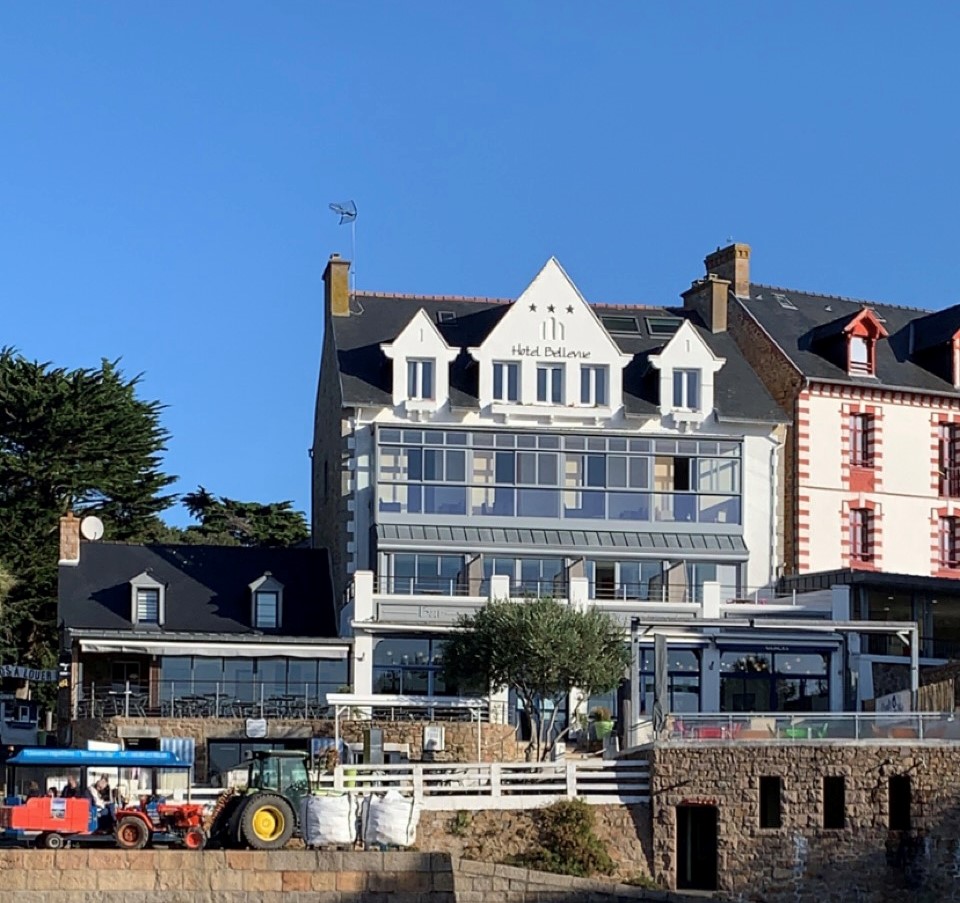 hotel-bellevue-ile-de-br-hat-22-home