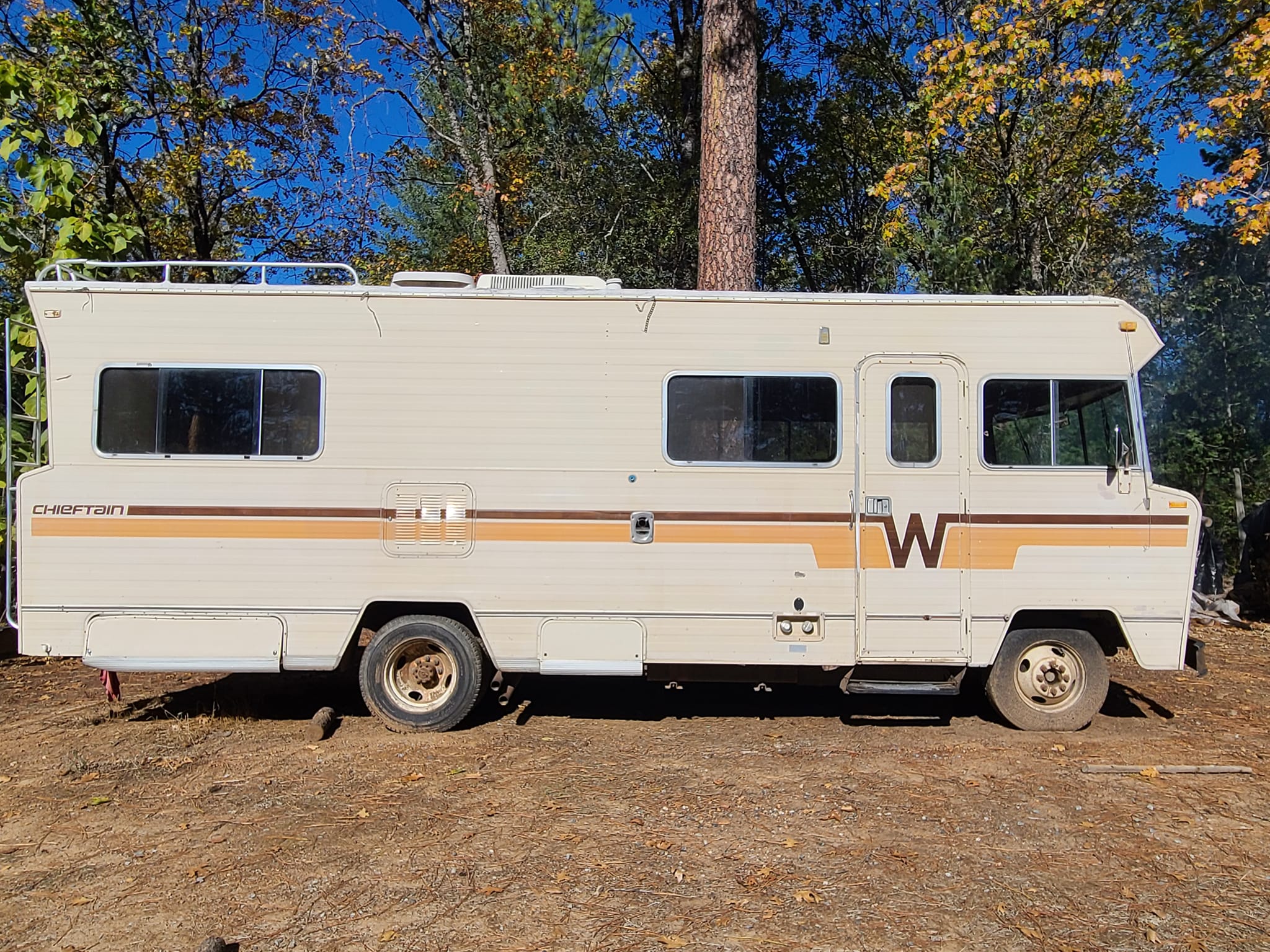 D 値下げWinnebago 1973 Chieftain 27 C ミニカー