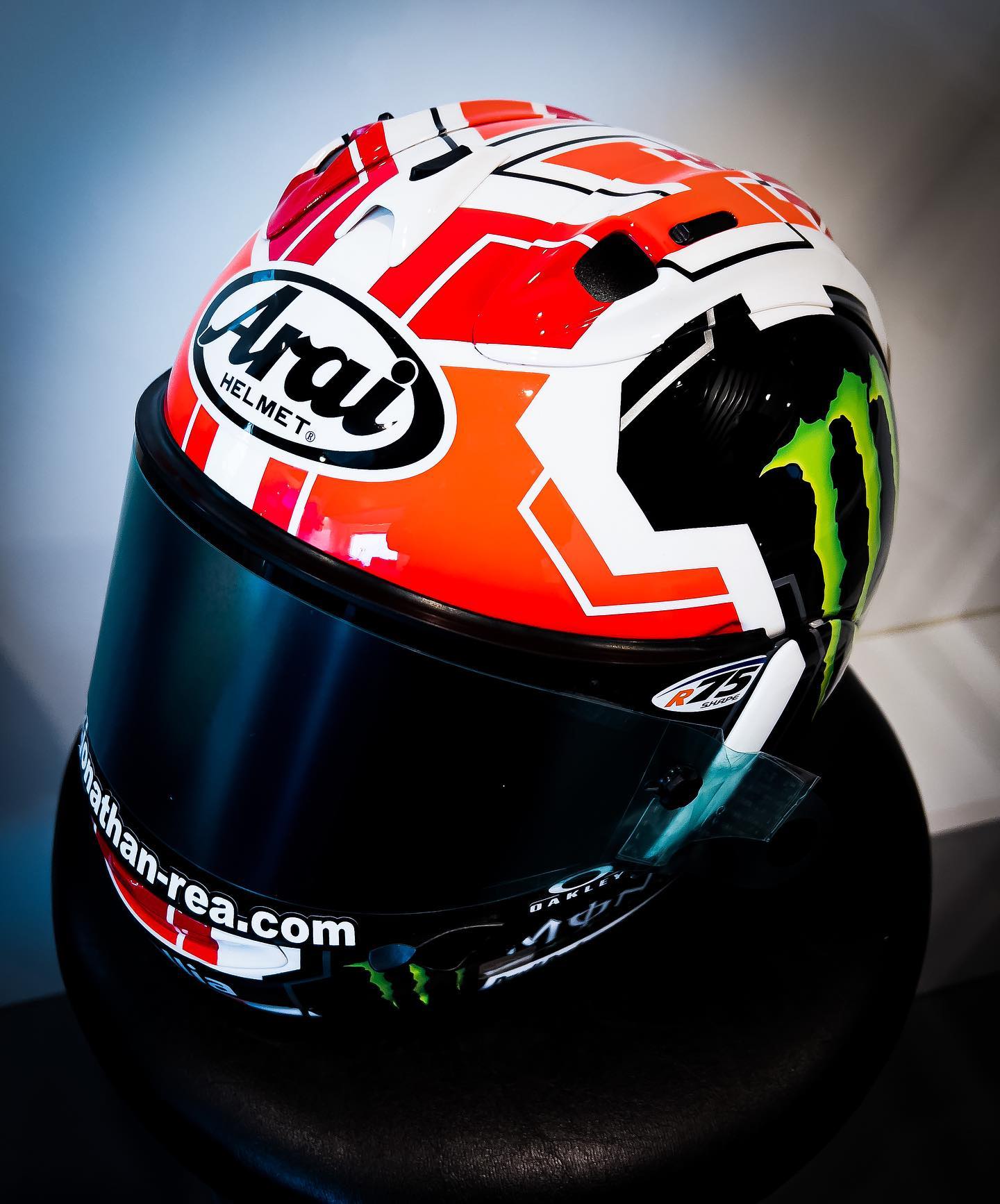 don quixote helmet motorcycle TT&CO. TOECUTTER SG/DOT STANDARD MATT BLACK FULL FACE JAPANESE / DOT STANDARD FMVSS 218 standards  UNLEASH THE KING OF
