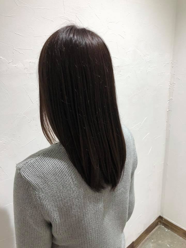 White Hair Design 伸ばし中のお客様 カット無しで Oggiotto のトリートメントで 綺麗に伸ばし中 ただいま 新規の方 Offでさせてもらってます カラーカット8000円 6400円 Oggiotto イルミナカラー N カラー アディクシー カラー グレイカラー 広島県 三原
