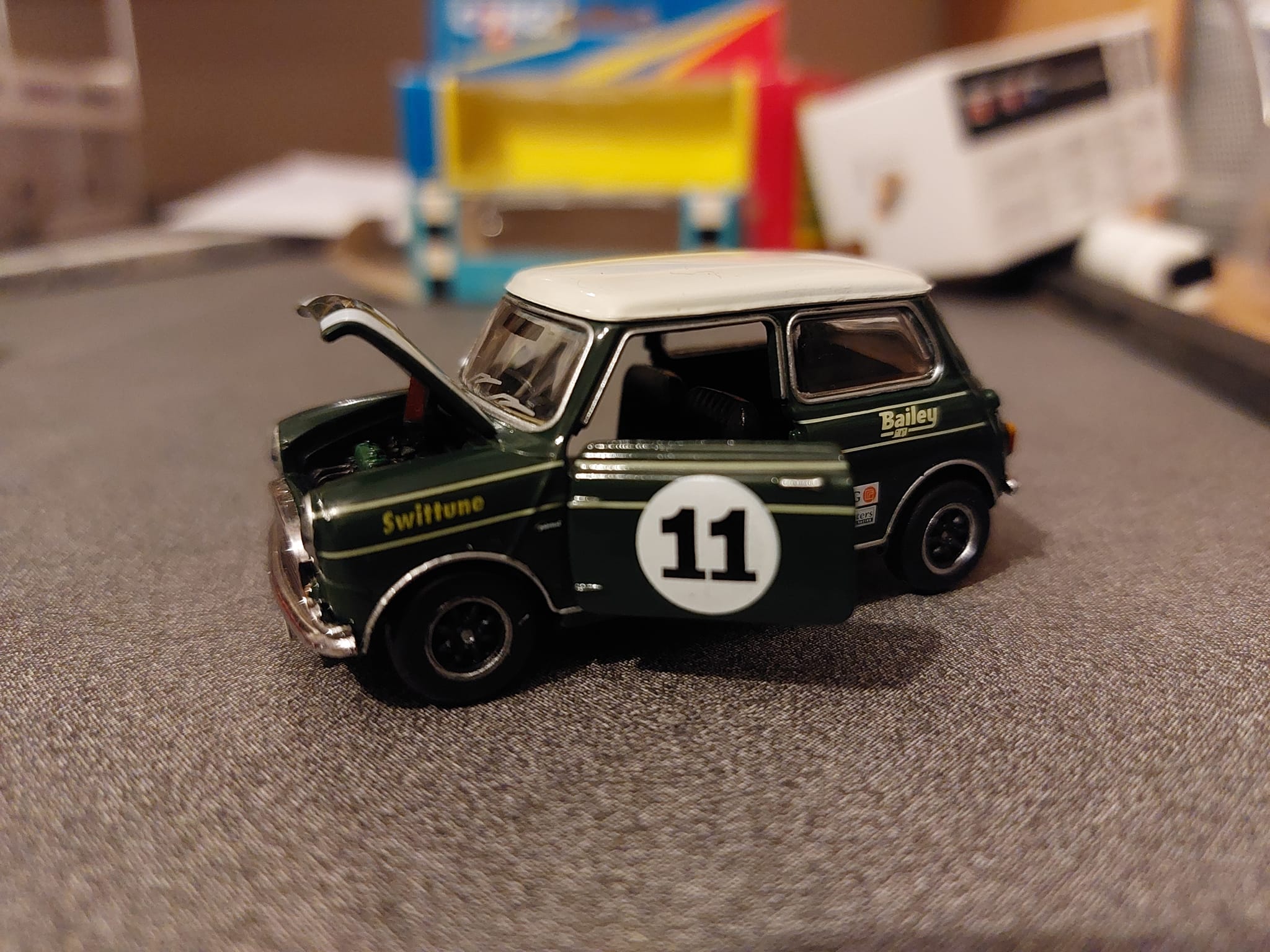 My second 1:18 mini cooper from Hongkong Tiny. This is a classic