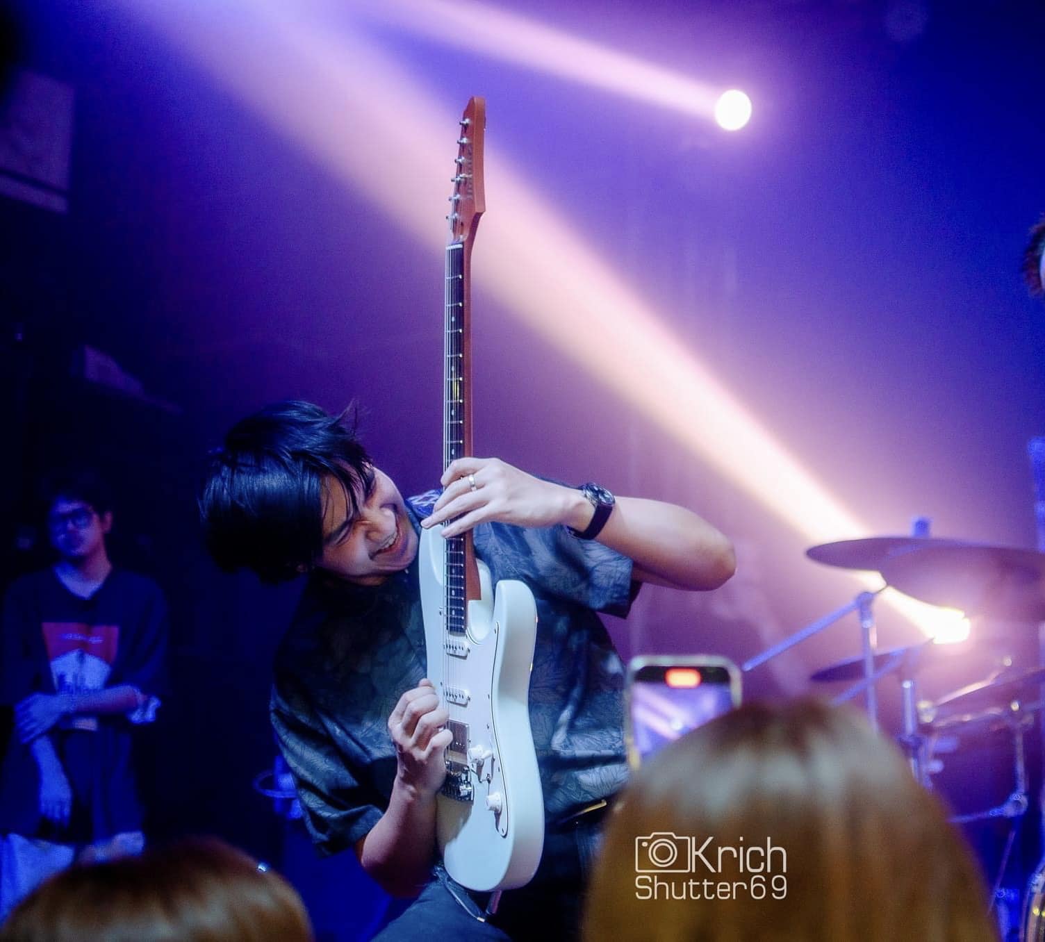 หล่อ ทั้งคน ทั้งกีตาร์ ครับ ทีม AZ - Ibanez Guitars Thailand | Facebook