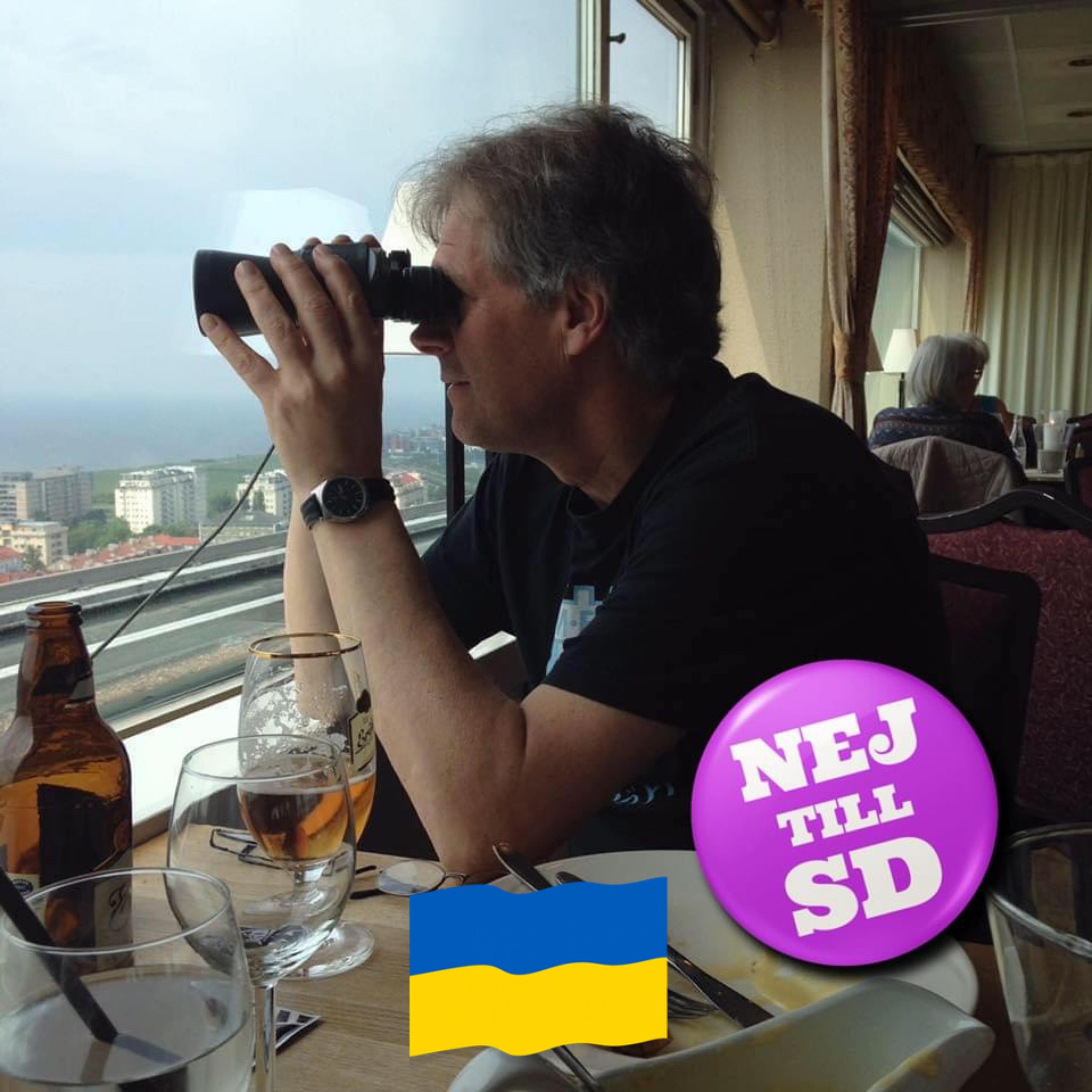 Jan Gustafsson - På vägen nedanför min balkong i Frösäng... | Facebook