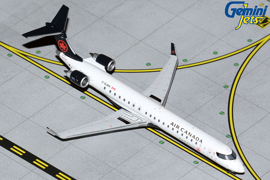 Gemini Jets 1:400 scale McDonnell Douglas DC-10-30 Monarch