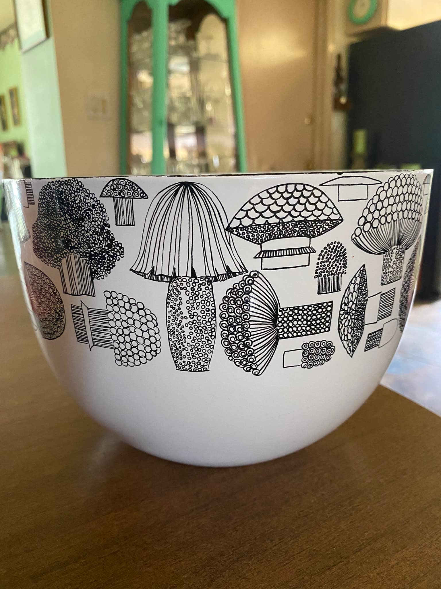 Rare Vintage Arabia Finland Bowl Found at Salvation Army